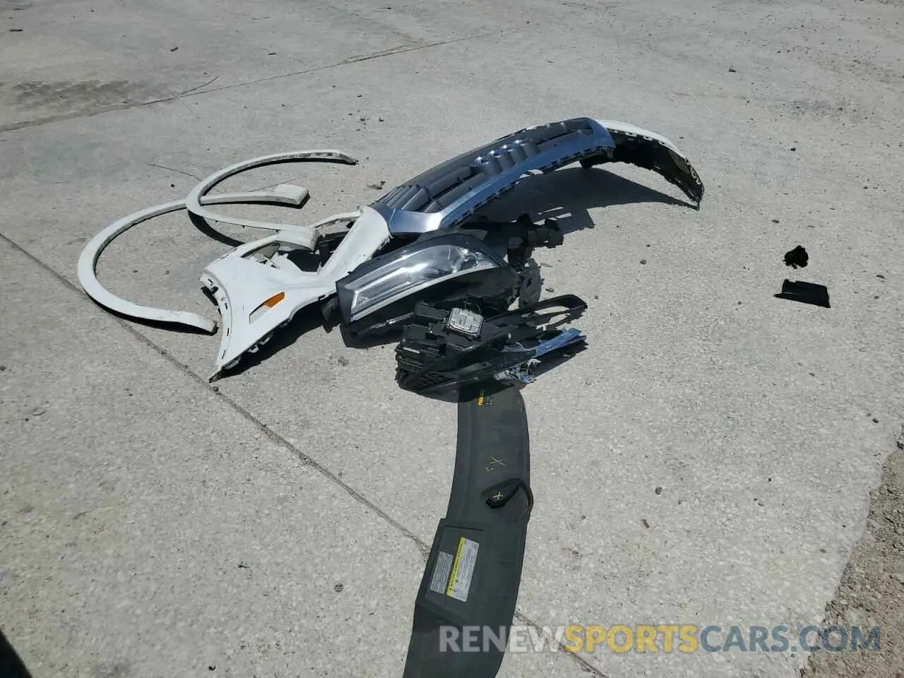 13 Photograph of a damaged car WA1ANAFY7K2034382 AUDI Q5 2019