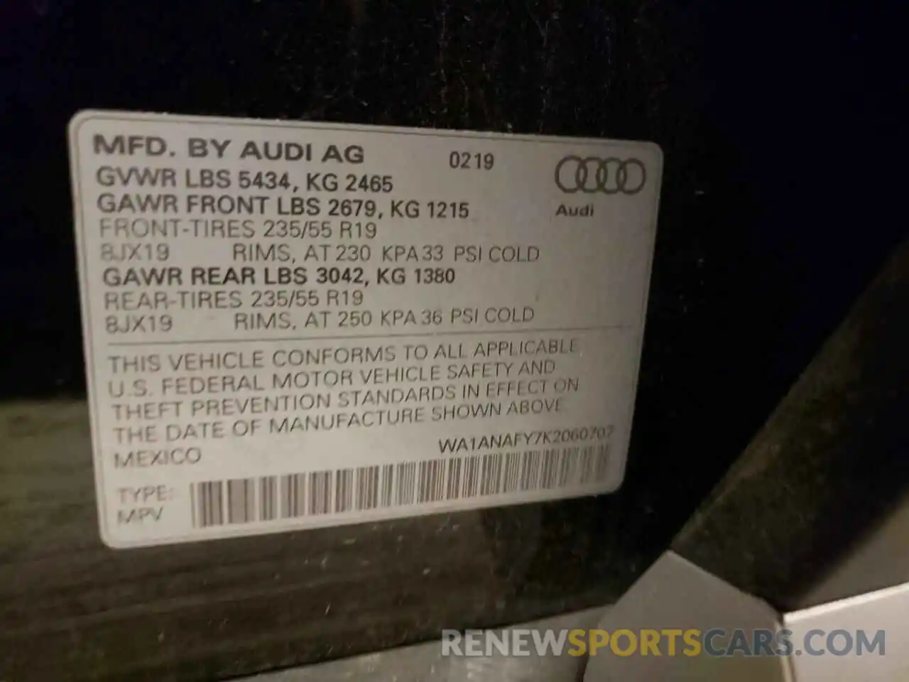 10 Photograph of a damaged car WA1ANAFY7K2060707 AUDI Q5 2019