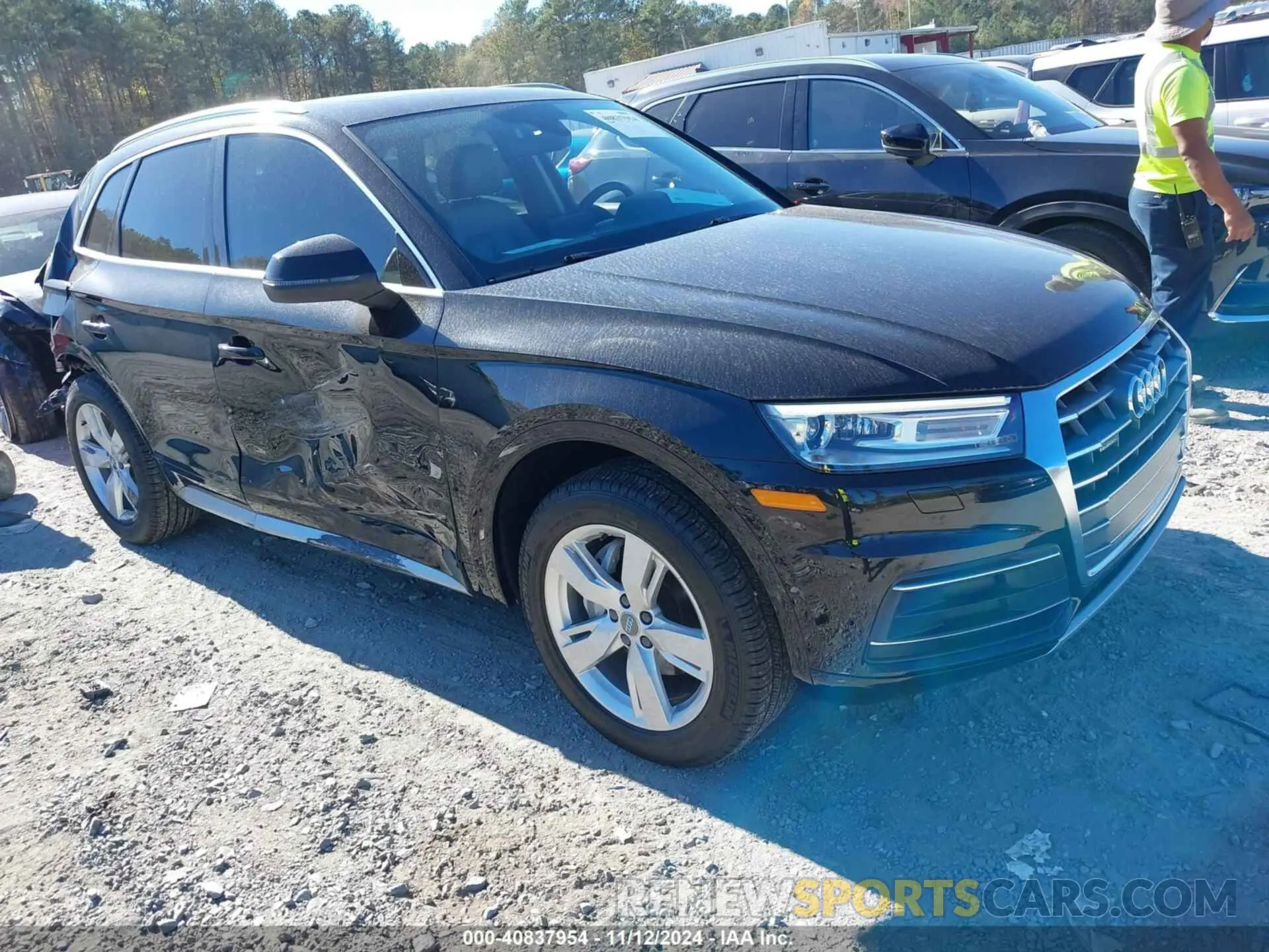 1 Photograph of a damaged car WA1ANAFY7K2069651 AUDI Q5 2019