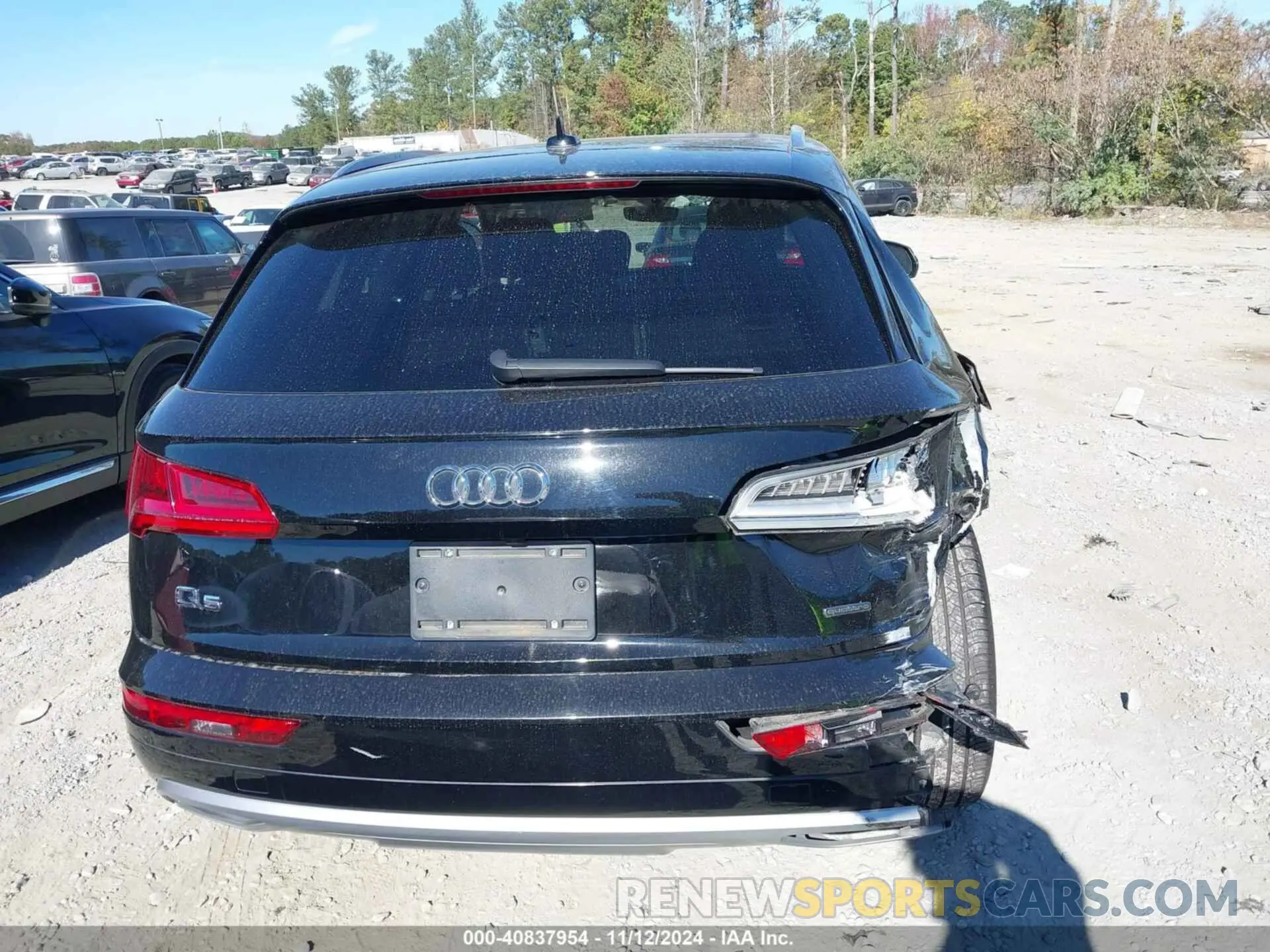 16 Photograph of a damaged car WA1ANAFY7K2069651 AUDI Q5 2019