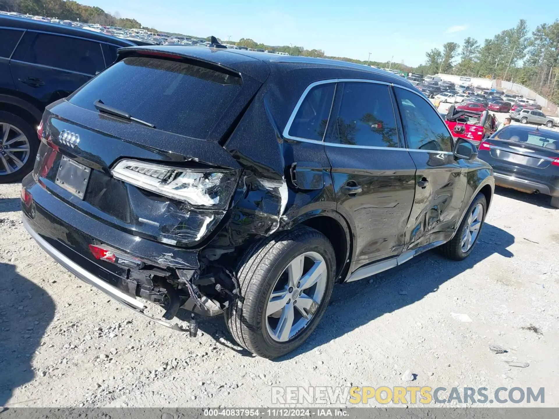 4 Photograph of a damaged car WA1ANAFY7K2069651 AUDI Q5 2019