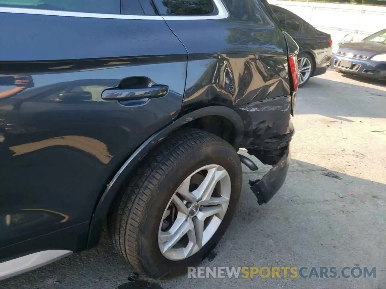 9 Photograph of a damaged car WA1ANAFY7K2076583 AUDI Q5 2019