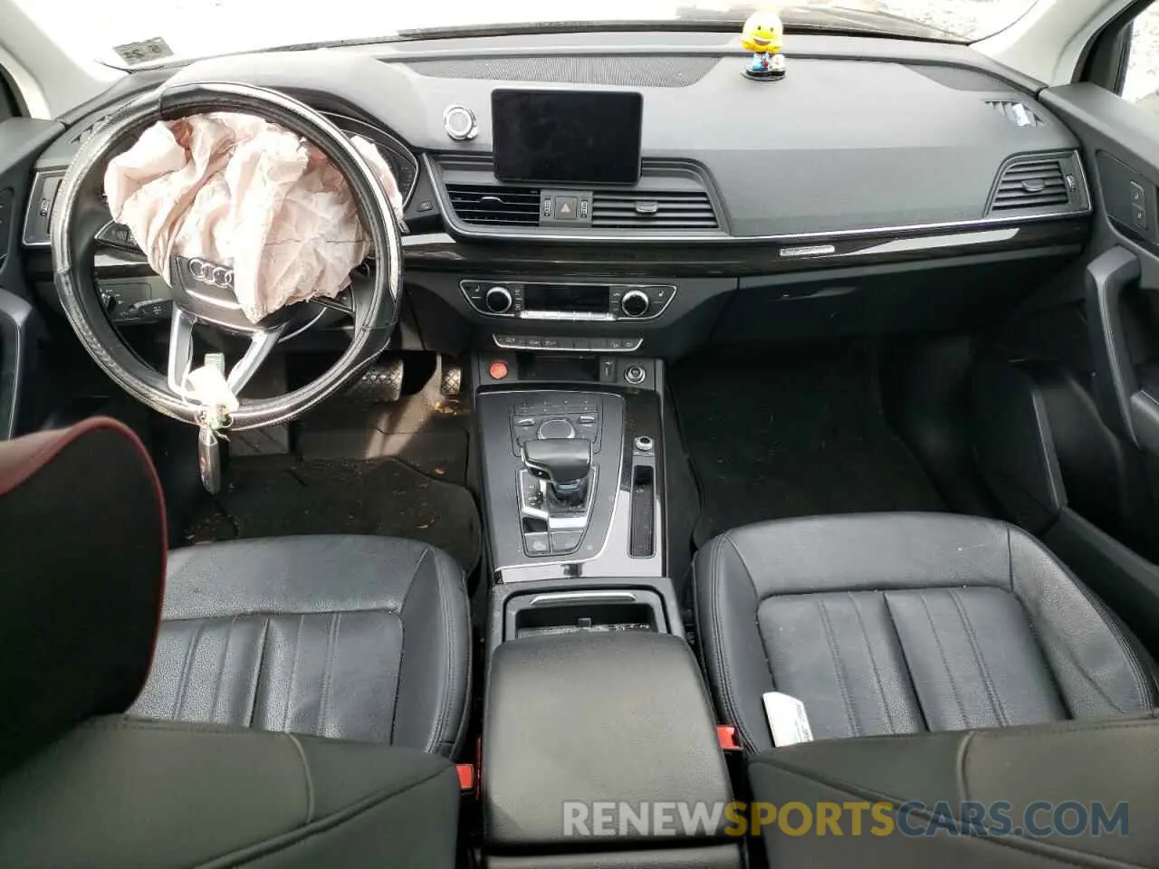 8 Photograph of a damaged car WA1ANAFY7K2085123 AUDI Q5 2019