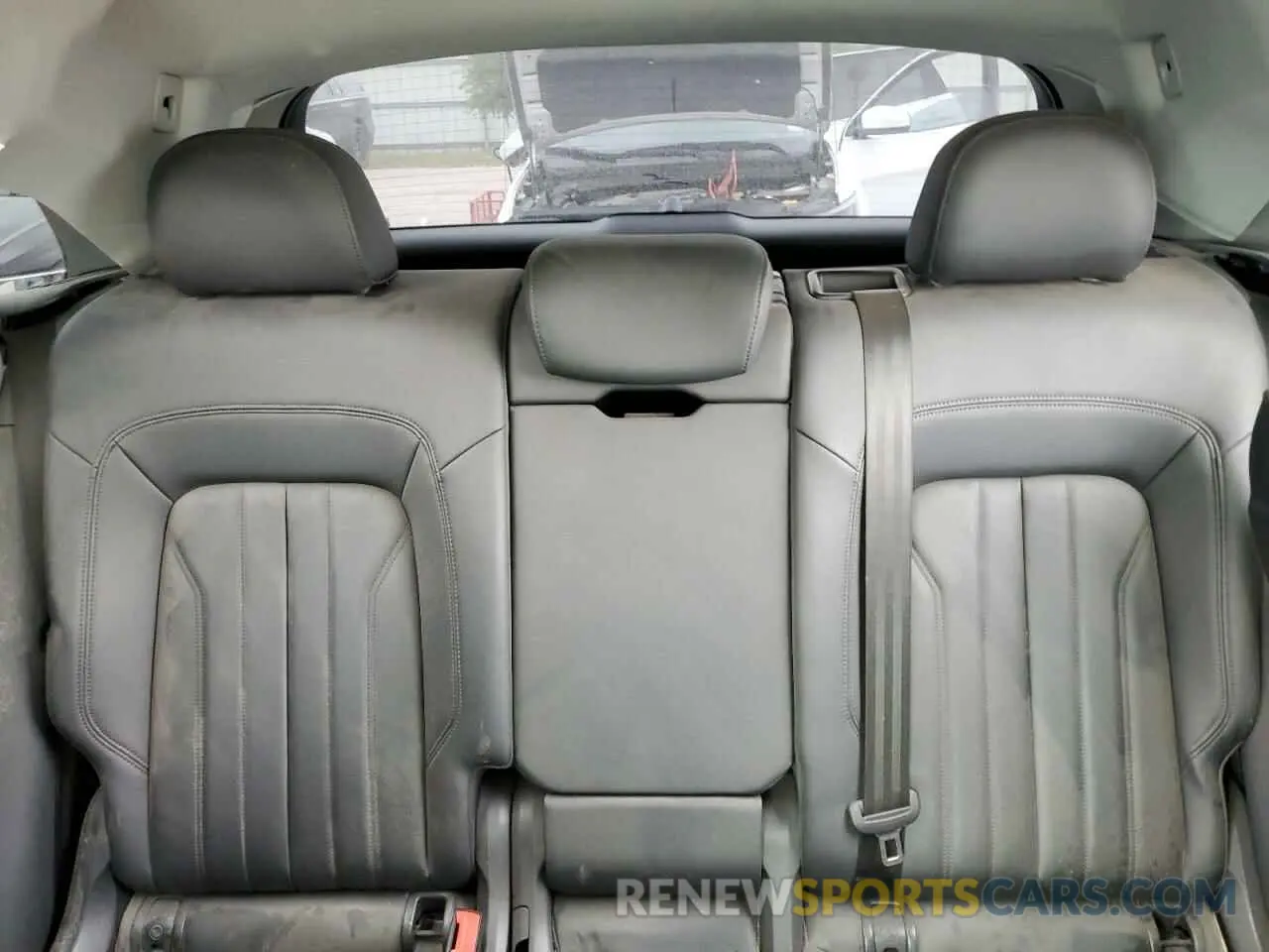 10 Photograph of a damaged car WA1ANAFY7K2125457 AUDI Q5 2019