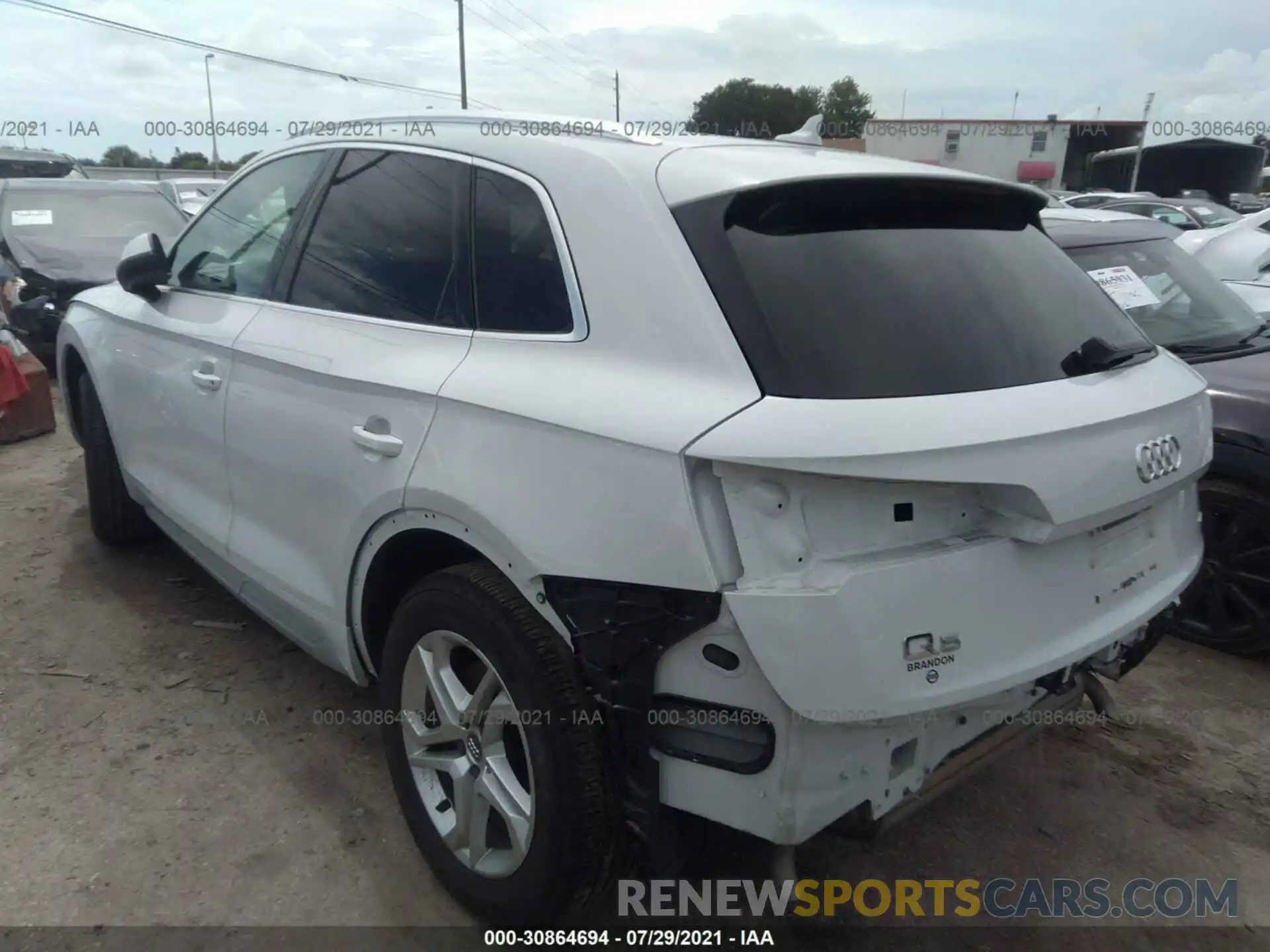 3 Photograph of a damaged car WA1ANAFY7K2127564 AUDI Q5 2019