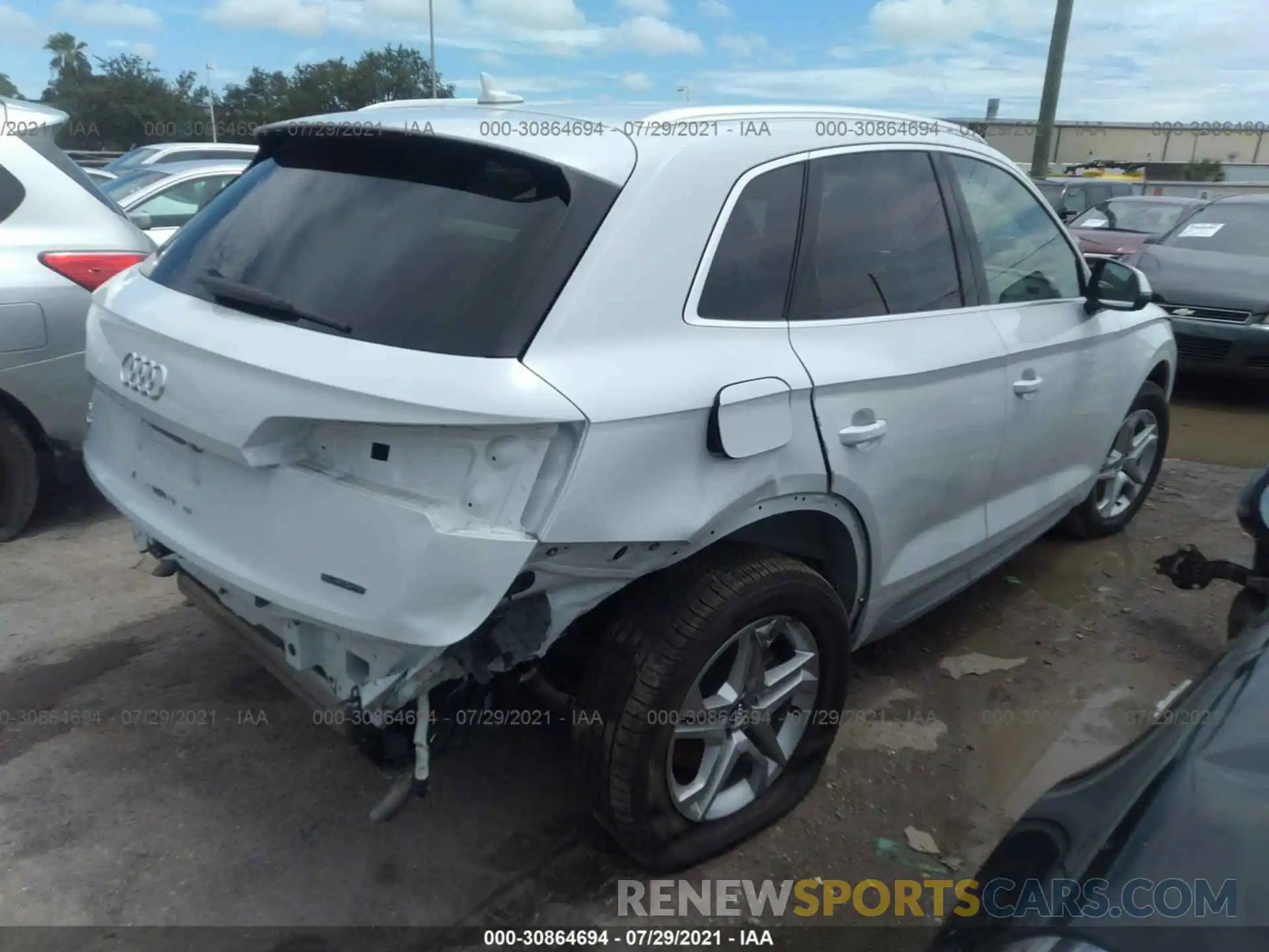 4 Photograph of a damaged car WA1ANAFY7K2127564 AUDI Q5 2019