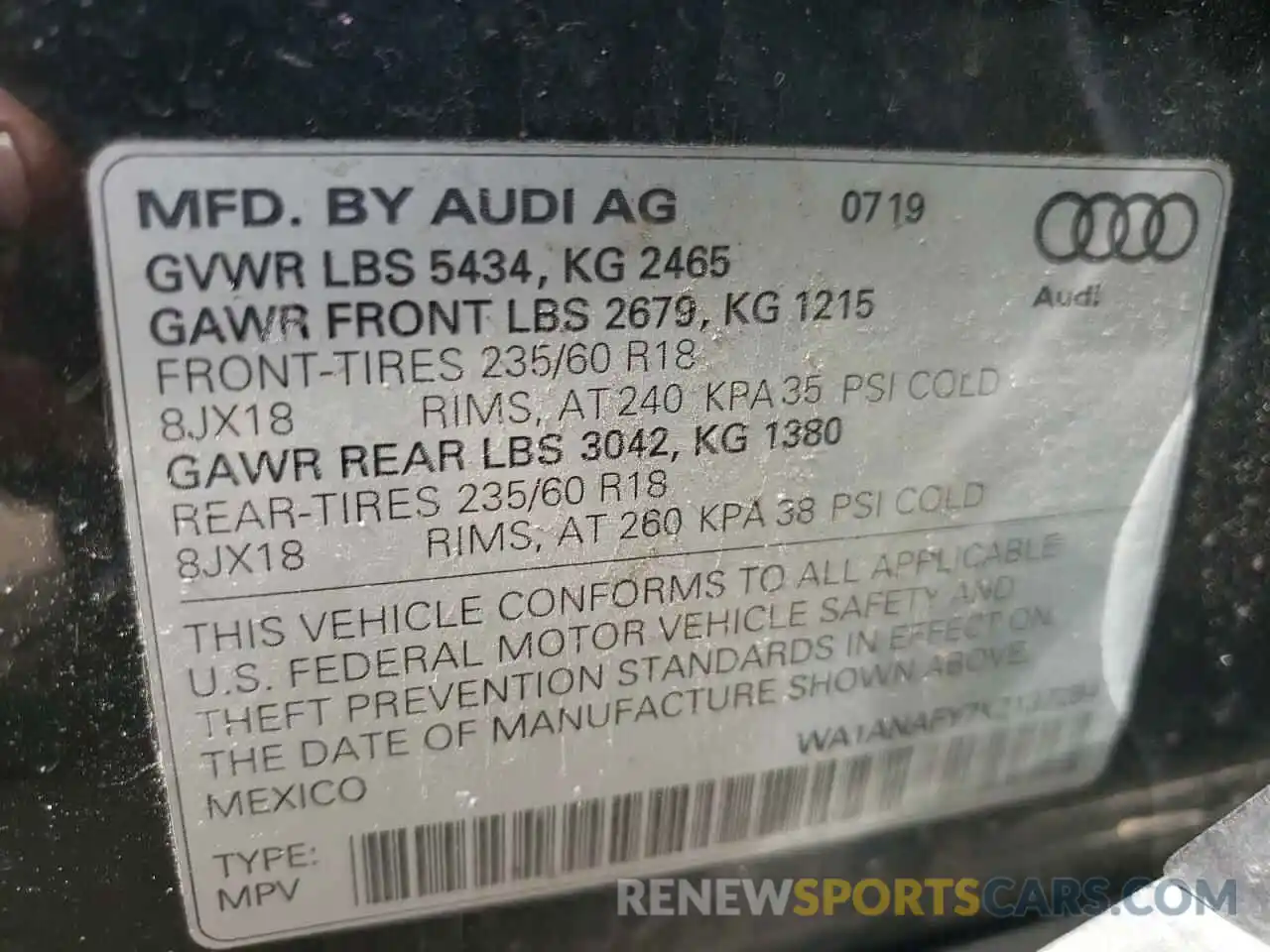 10 Photograph of a damaged car WA1ANAFY7K2137284 AUDI Q5 2019