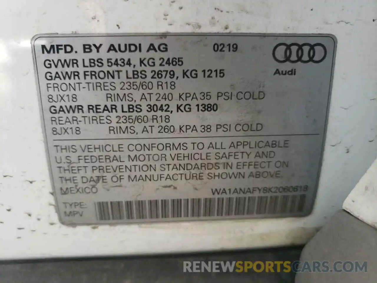 10 Photograph of a damaged car WA1ANAFY8K2060618 AUDI Q5 2019