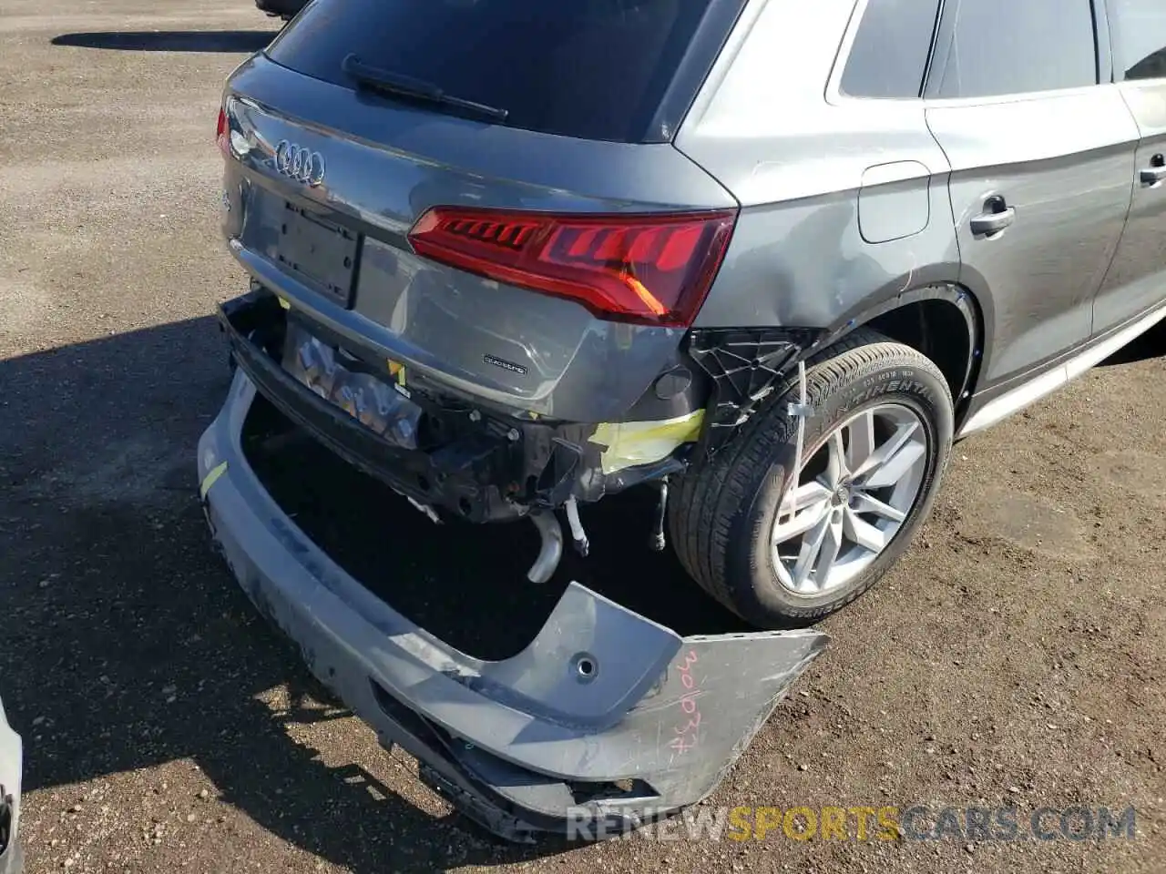 9 Photograph of a damaged car WA1ANAFY8K2138668 AUDI Q5 2019