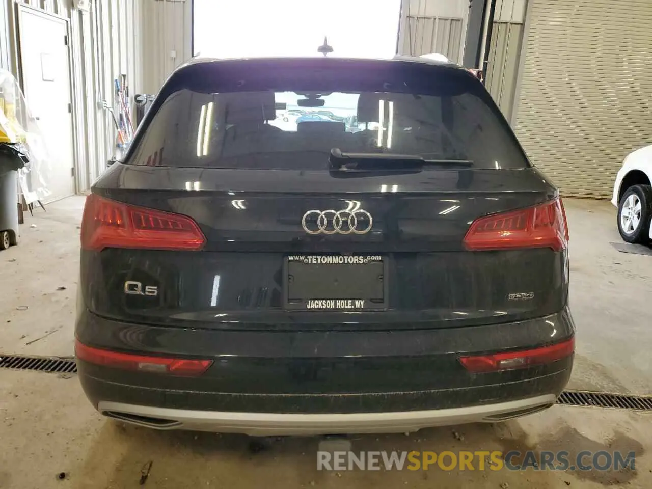 6 Photograph of a damaged car WA1ANAFY9K2016496 AUDI Q5 2019