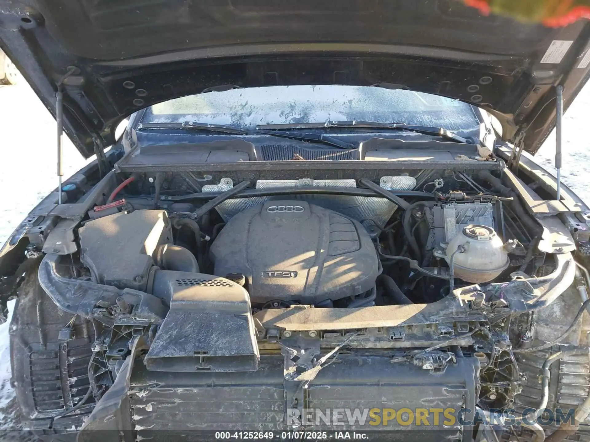 10 Photograph of a damaged car WA1ANAFY9K2069635 AUDI Q5 2019