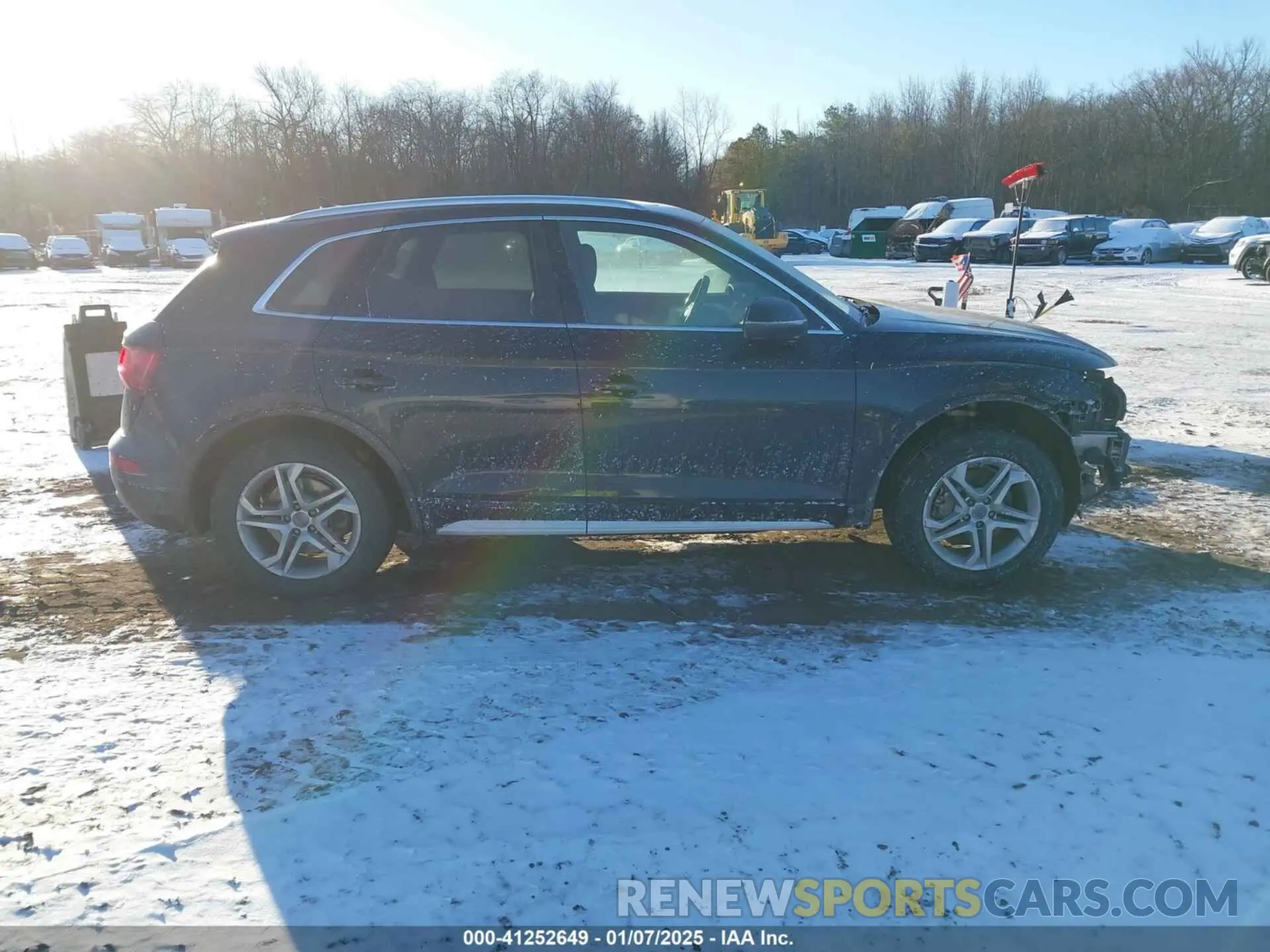 13 Photograph of a damaged car WA1ANAFY9K2069635 AUDI Q5 2019