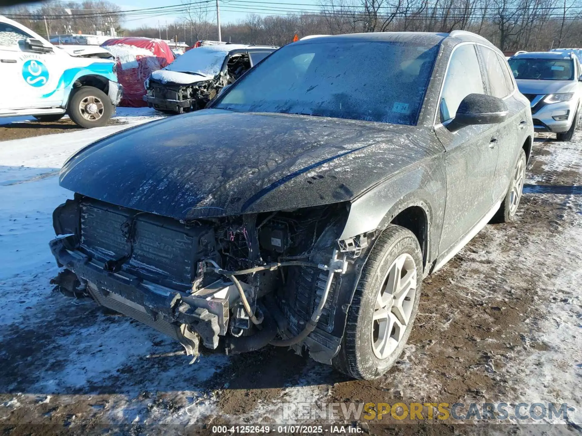 18 Photograph of a damaged car WA1ANAFY9K2069635 AUDI Q5 2019