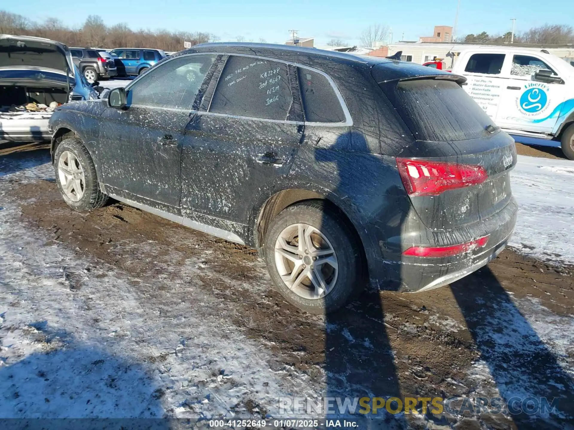 3 Photograph of a damaged car WA1ANAFY9K2069635 AUDI Q5 2019