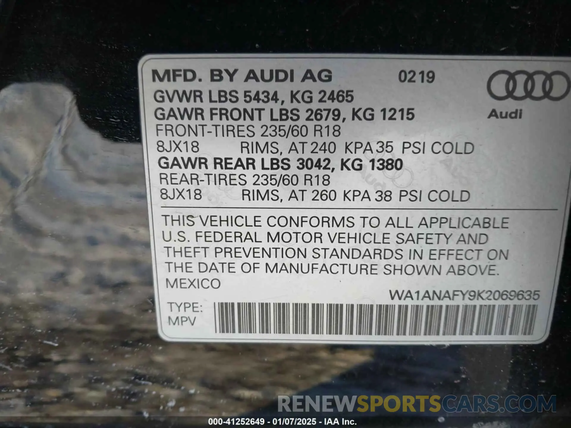 9 Photograph of a damaged car WA1ANAFY9K2069635 AUDI Q5 2019