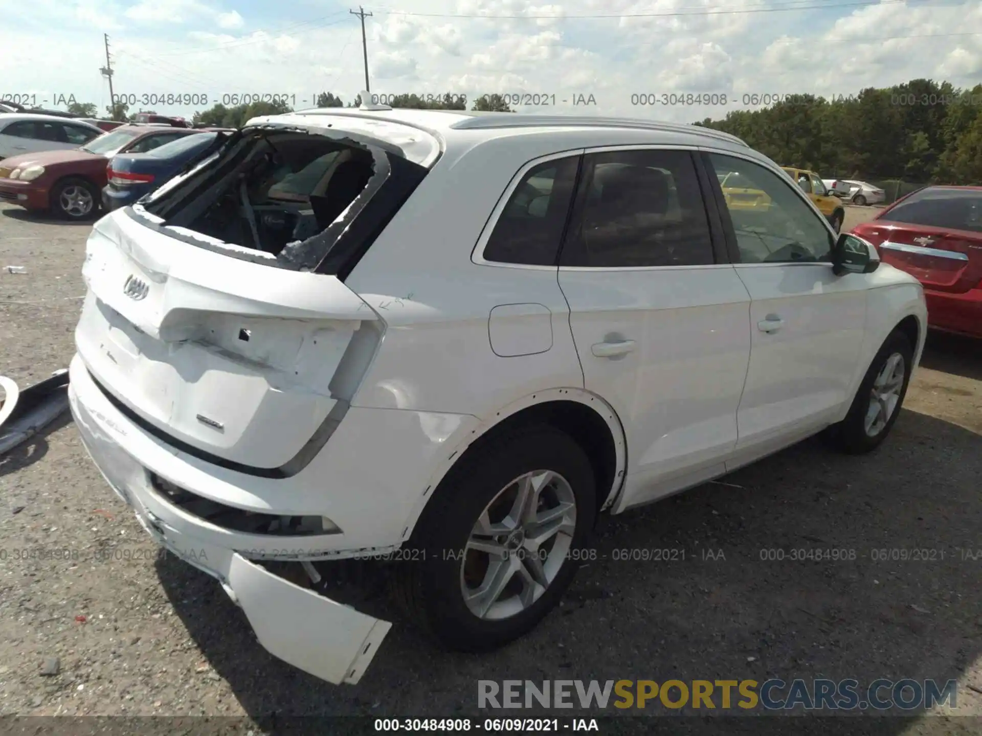 4 Photograph of a damaged car WA1ANAFY9K2094101 AUDI Q5 2019