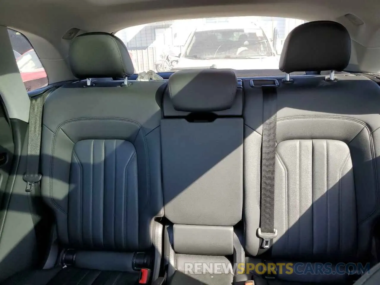 10 Photograph of a damaged car WA1ANAFYXK2055162 AUDI Q5 2019