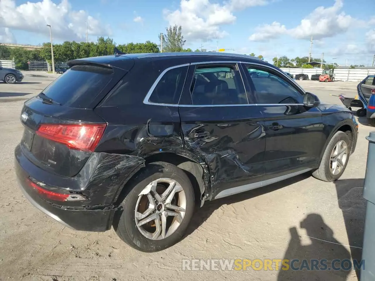 3 Photograph of a damaged car WA1ANAFYXK2116557 AUDI Q5 2019