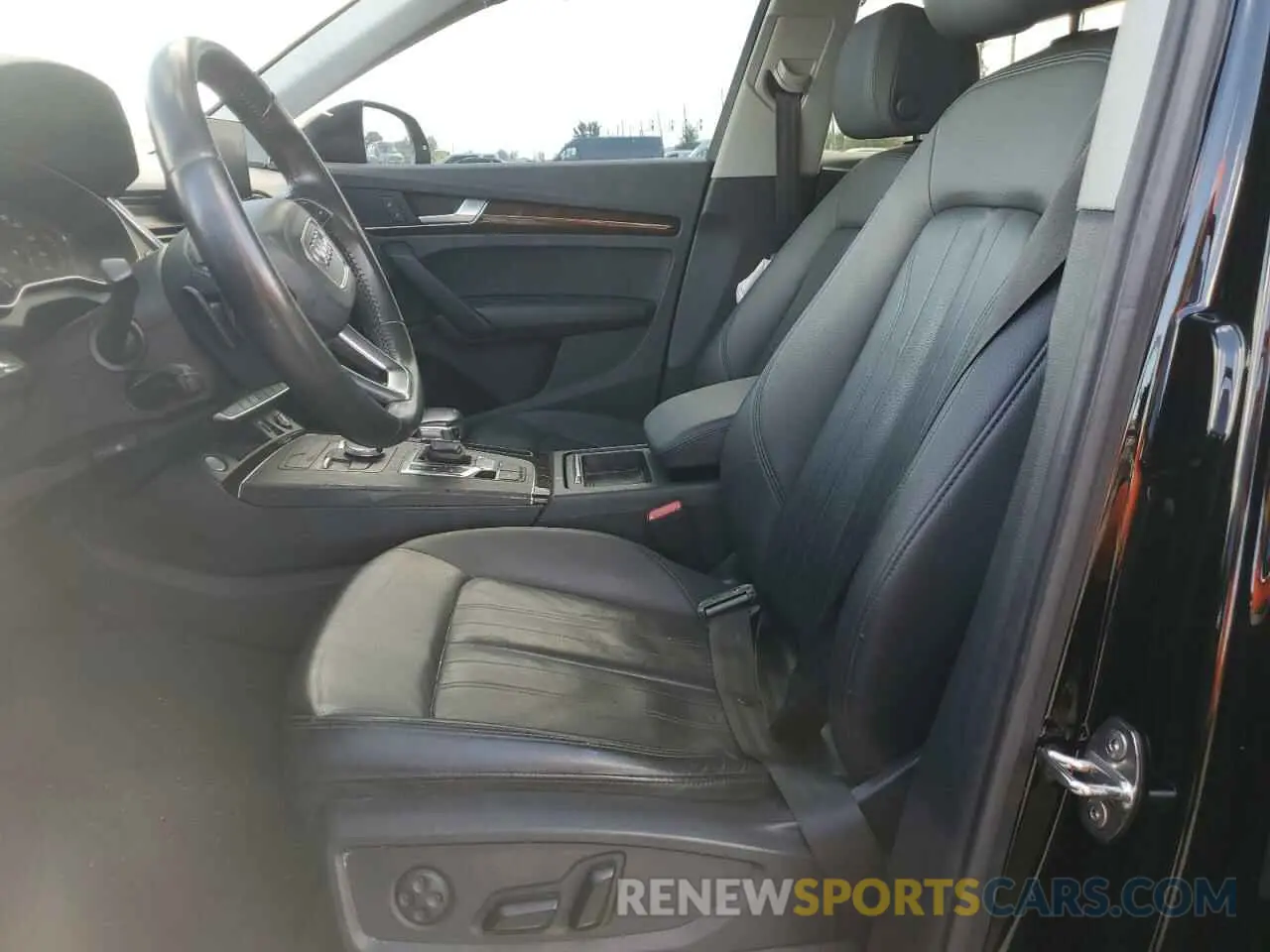 7 Photograph of a damaged car WA1ANAFYXK2116557 AUDI Q5 2019