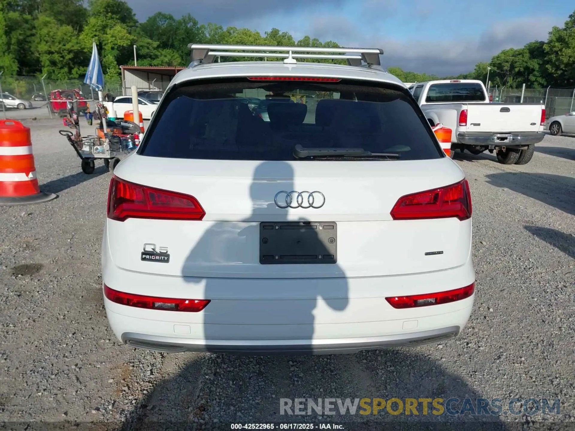 16 Photograph of a damaged car WA1ANAFYXK2126876 AUDI Q5 2019