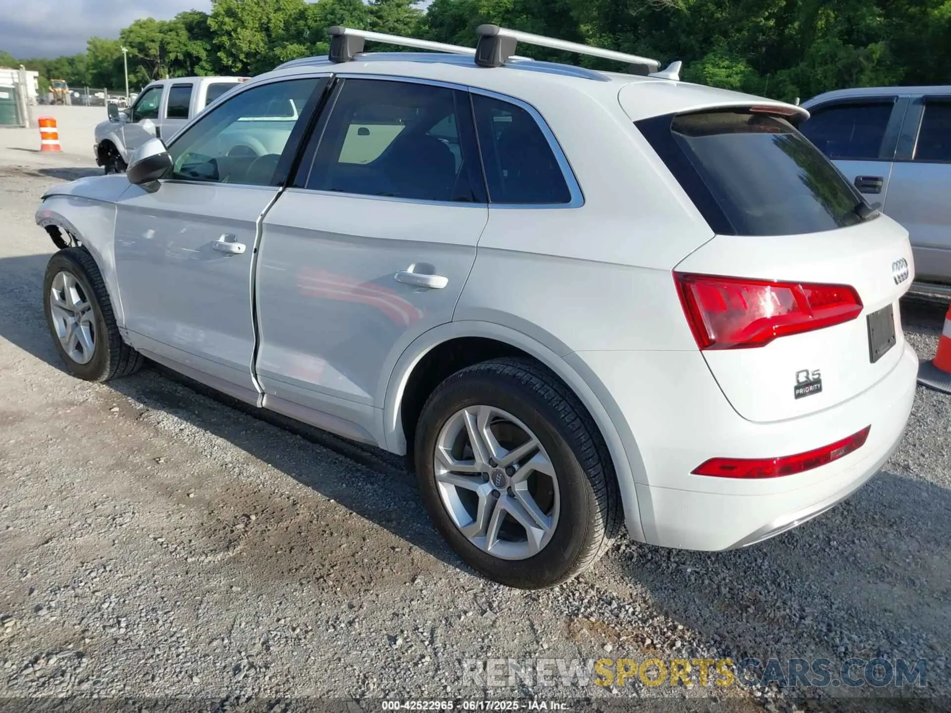 3 Photograph of a damaged car WA1ANAFYXK2126876 AUDI Q5 2019