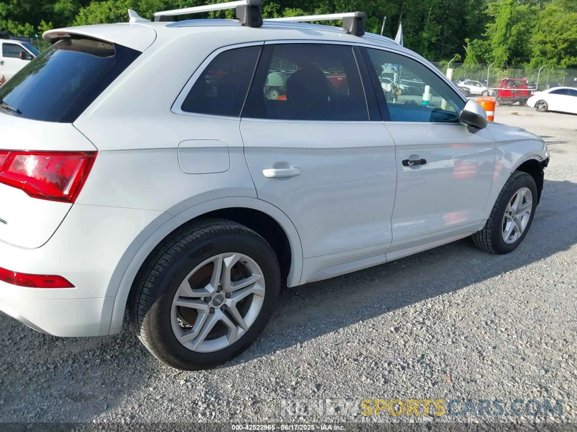 4 Photograph of a damaged car WA1ANAFYXK2126876 AUDI Q5 2019