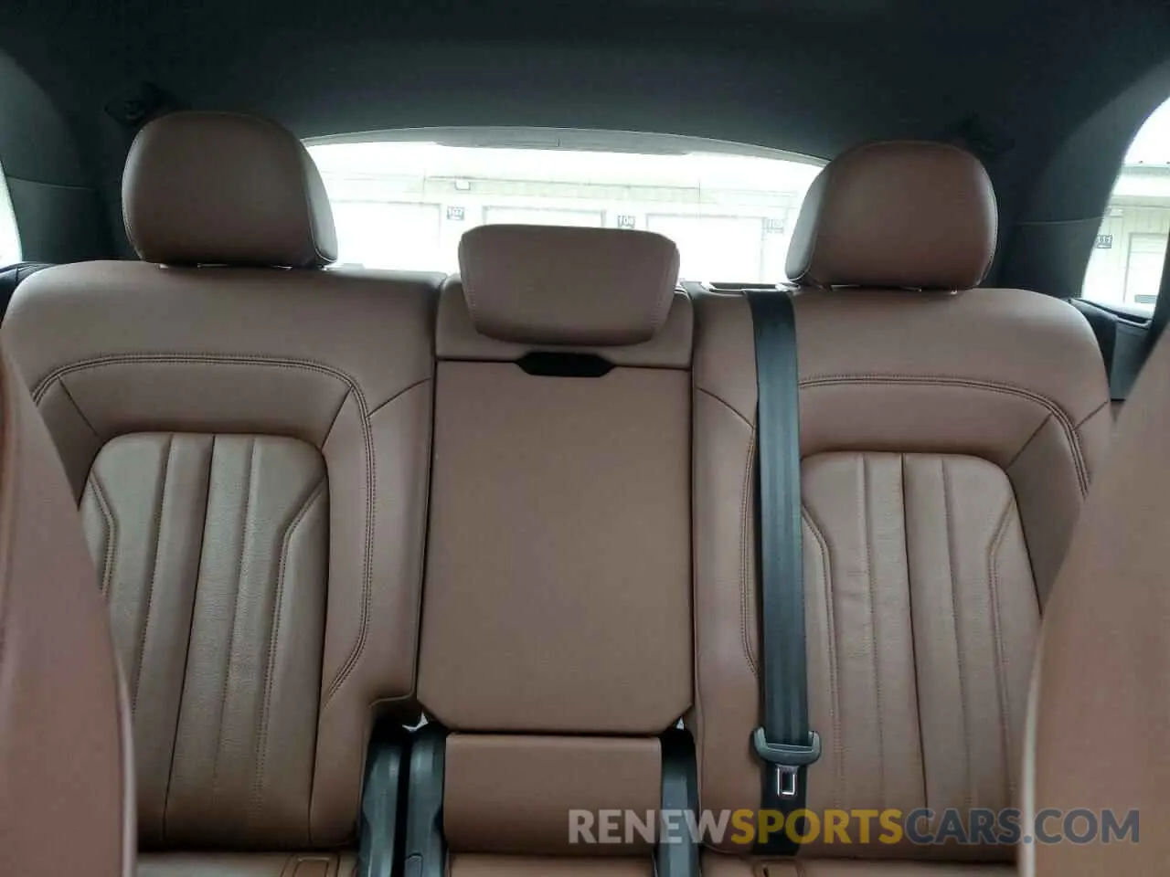 10 Photograph of a damaged car WA1BNAFY0K2055370 AUDI Q5 2019