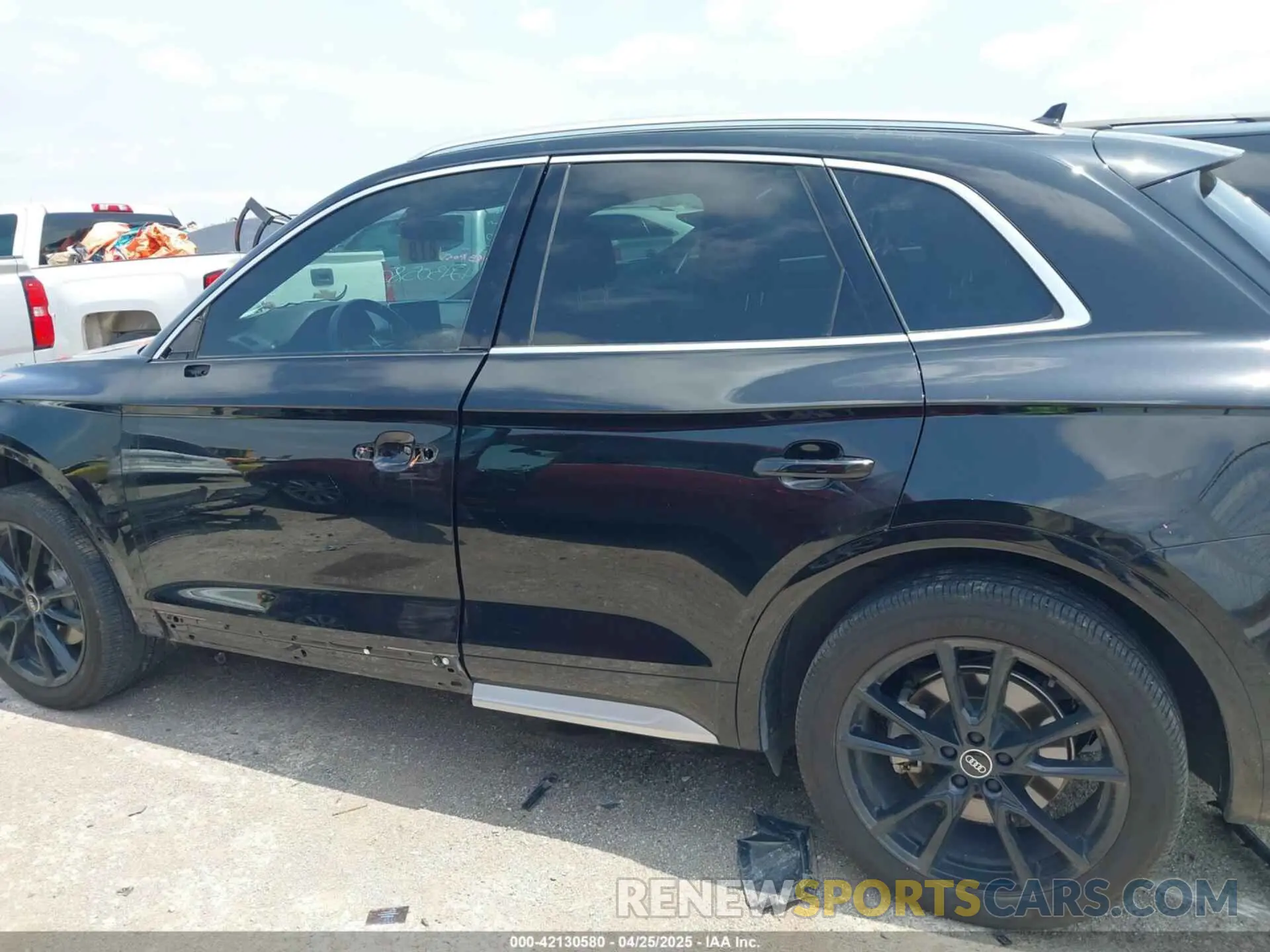 14 Photograph of a damaged car WA1BNAFY0K2063954 AUDI Q5 2019