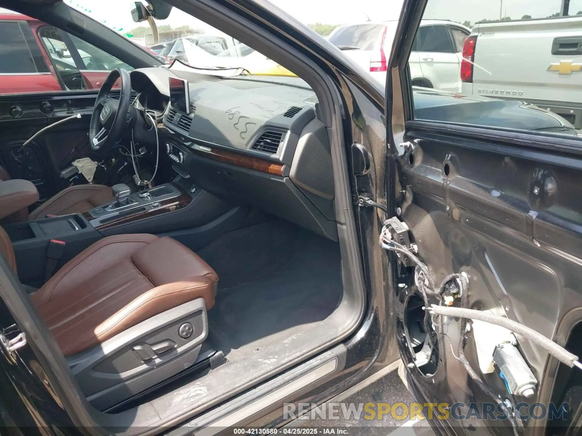 5 Photograph of a damaged car WA1BNAFY0K2063954 AUDI Q5 2019