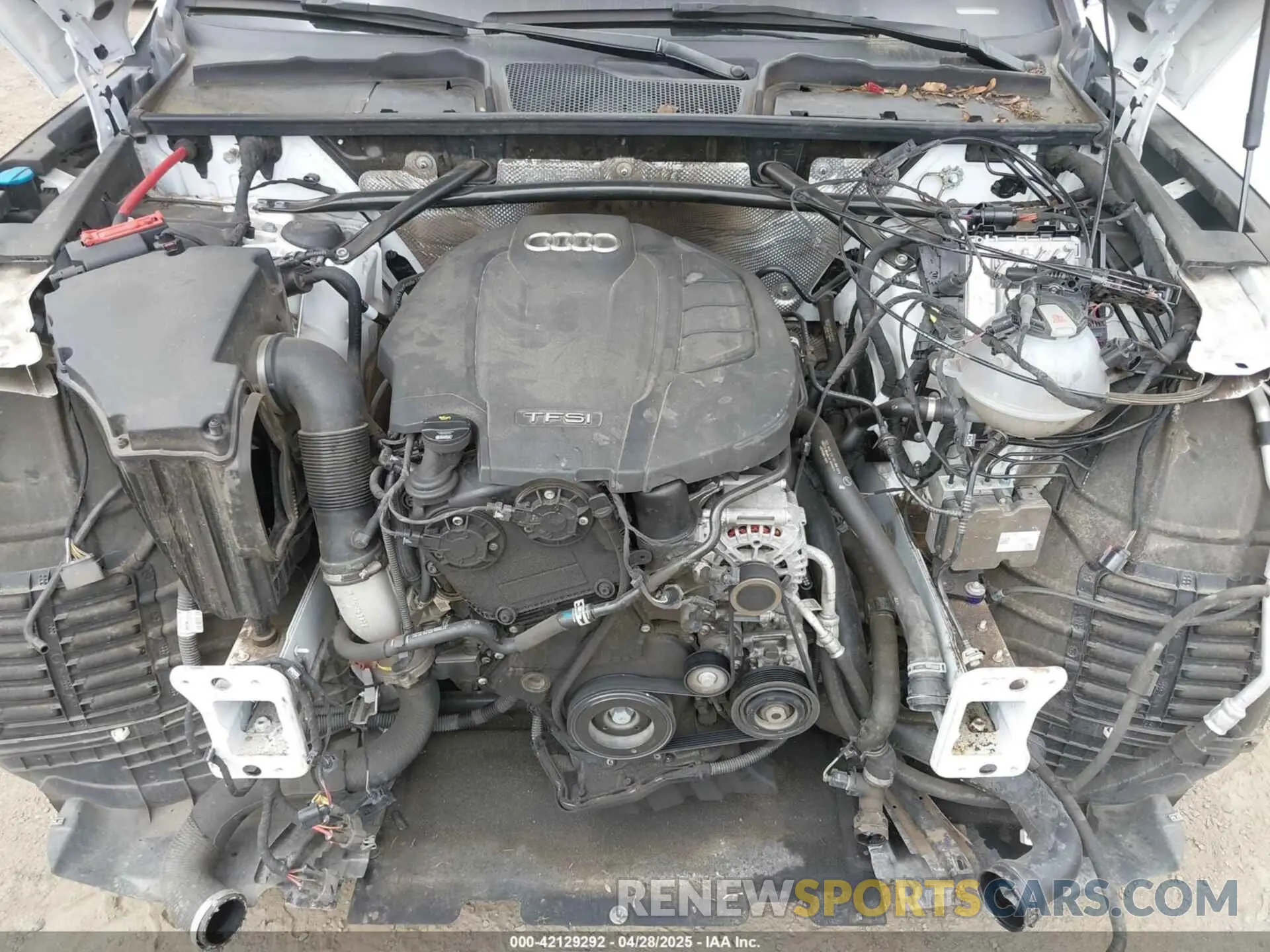 10 Photograph of a damaged car WA1BNAFY0K2093696 AUDI Q5 2019