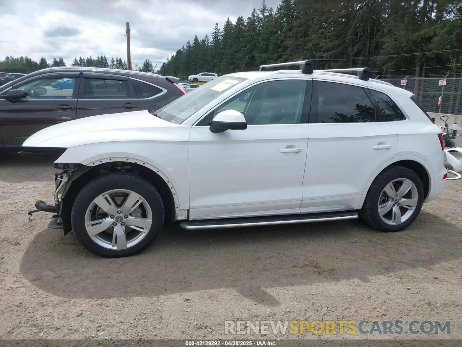 15 Photograph of a damaged car WA1BNAFY0K2093696 AUDI Q5 2019