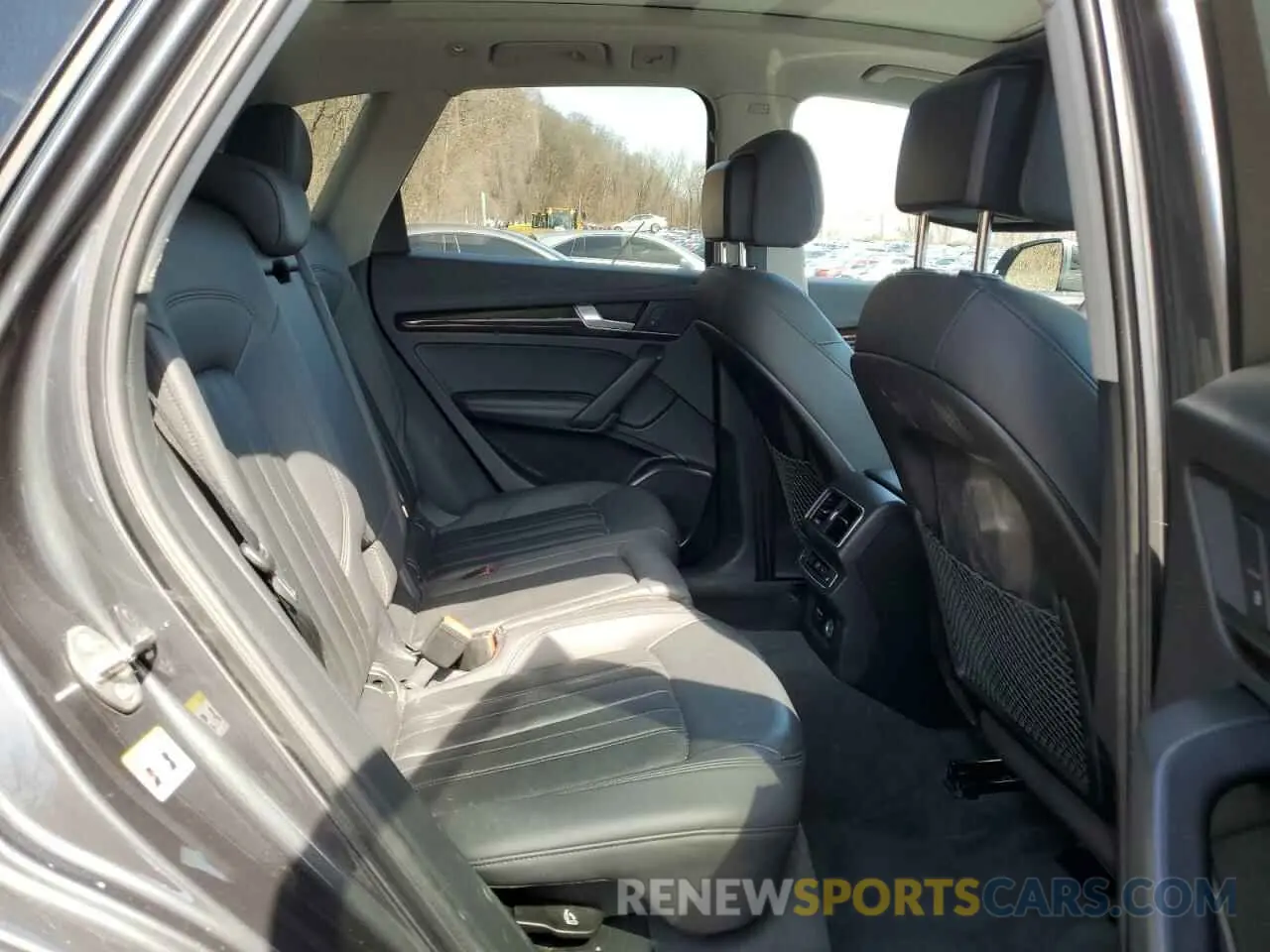 11 Photograph of a damaged car WA1BNAFY0K2127944 AUDI Q5 2019
