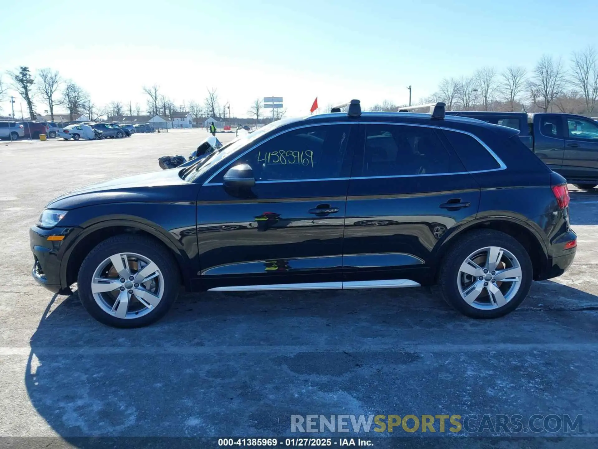14 Photograph of a damaged car WA1BNAFY0K2135140 AUDI Q5 2019