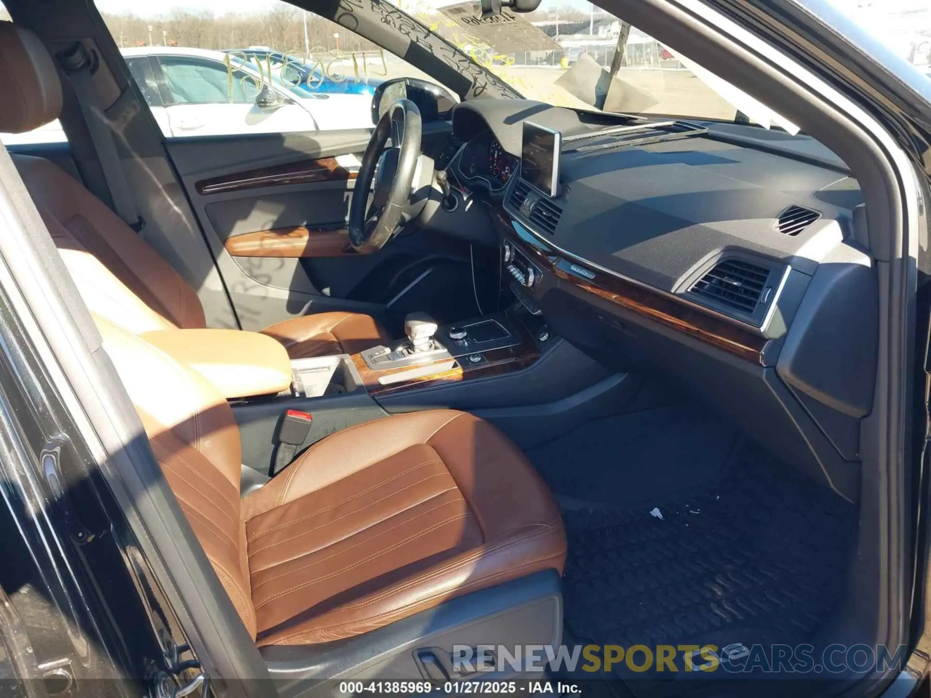 5 Photograph of a damaged car WA1BNAFY0K2135140 AUDI Q5 2019