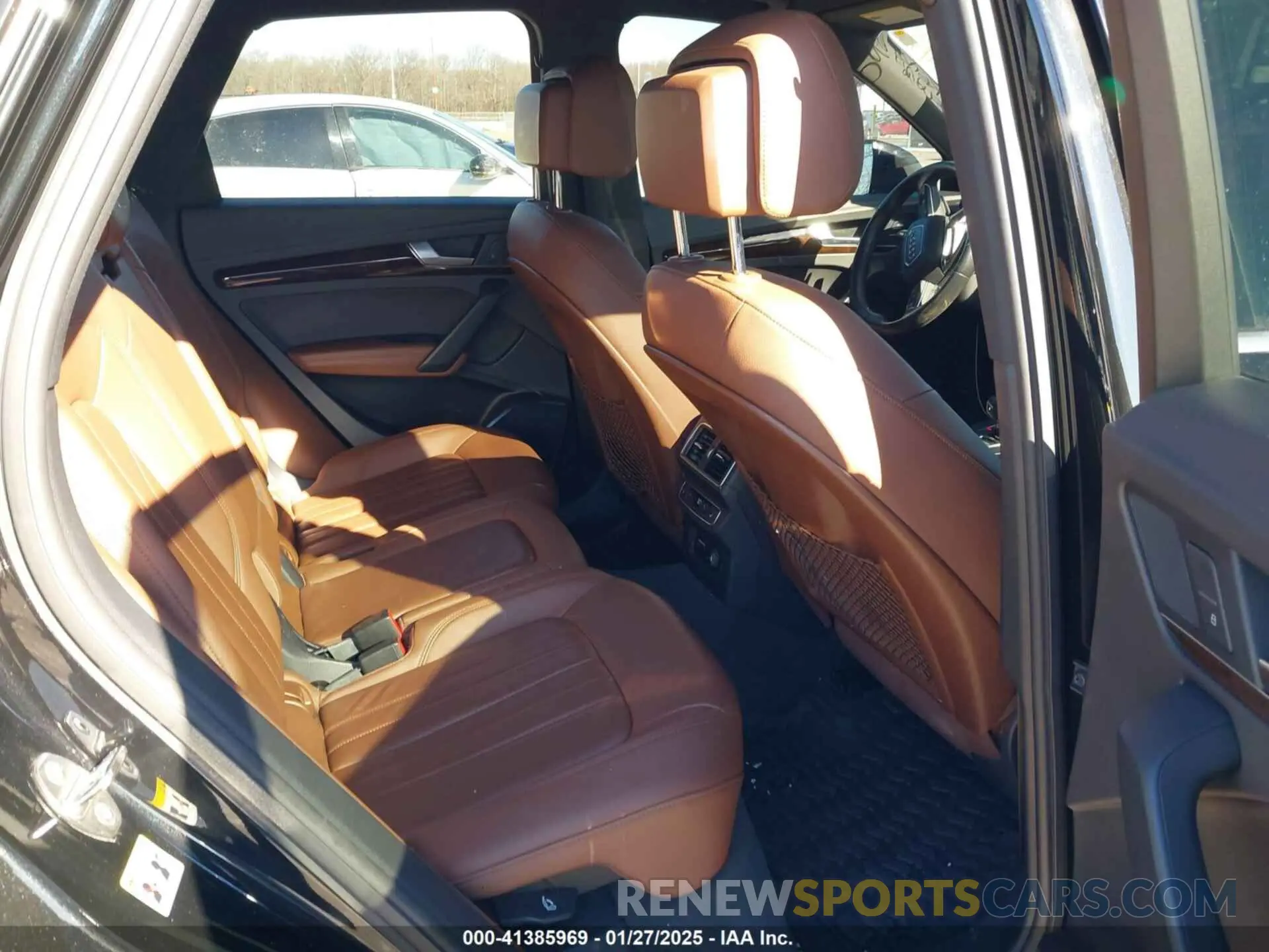 8 Photograph of a damaged car WA1BNAFY0K2135140 AUDI Q5 2019