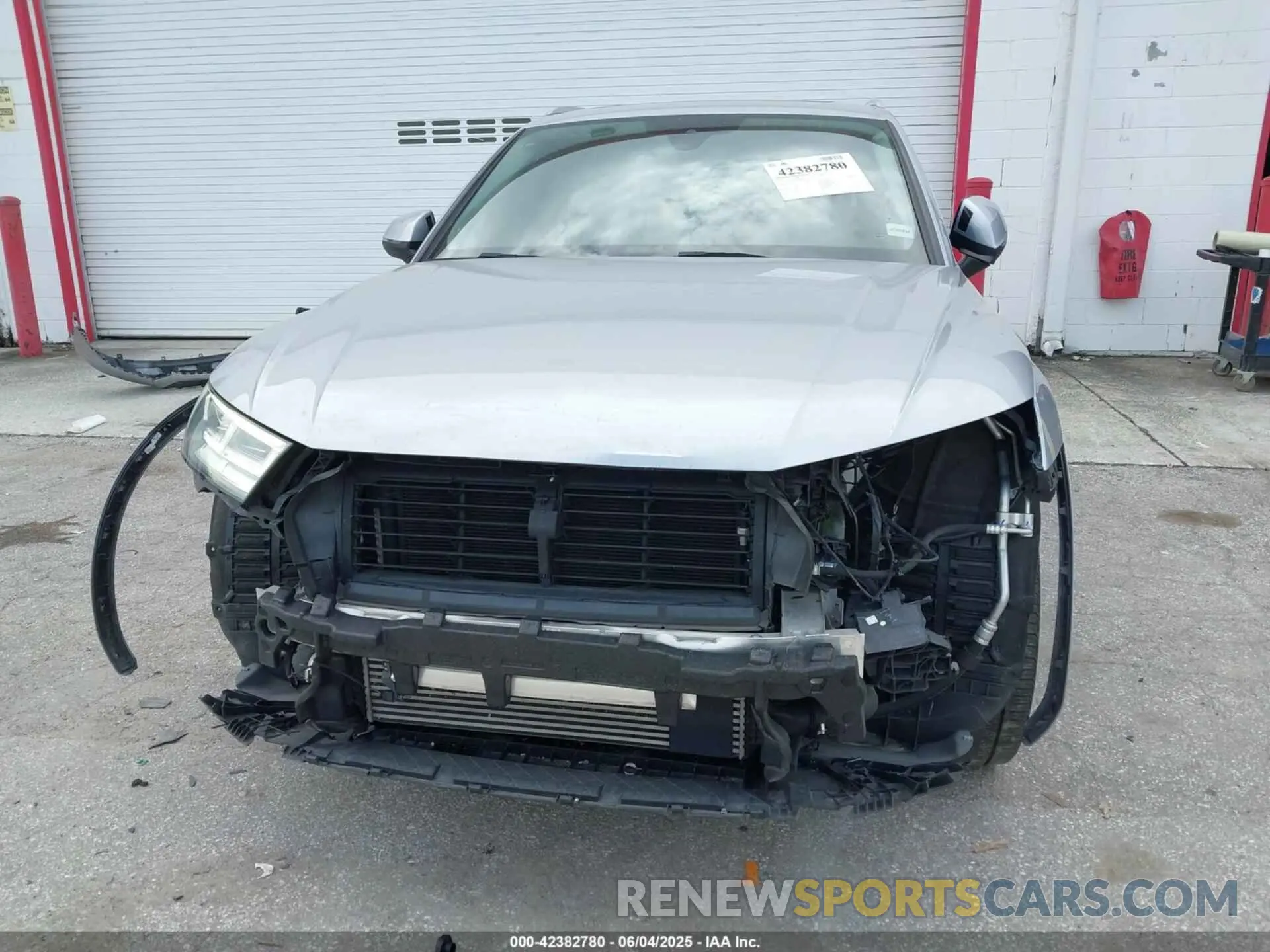 6 Photograph of a damaged car WA1BNAFY1K2021440 AUDI Q5 2019