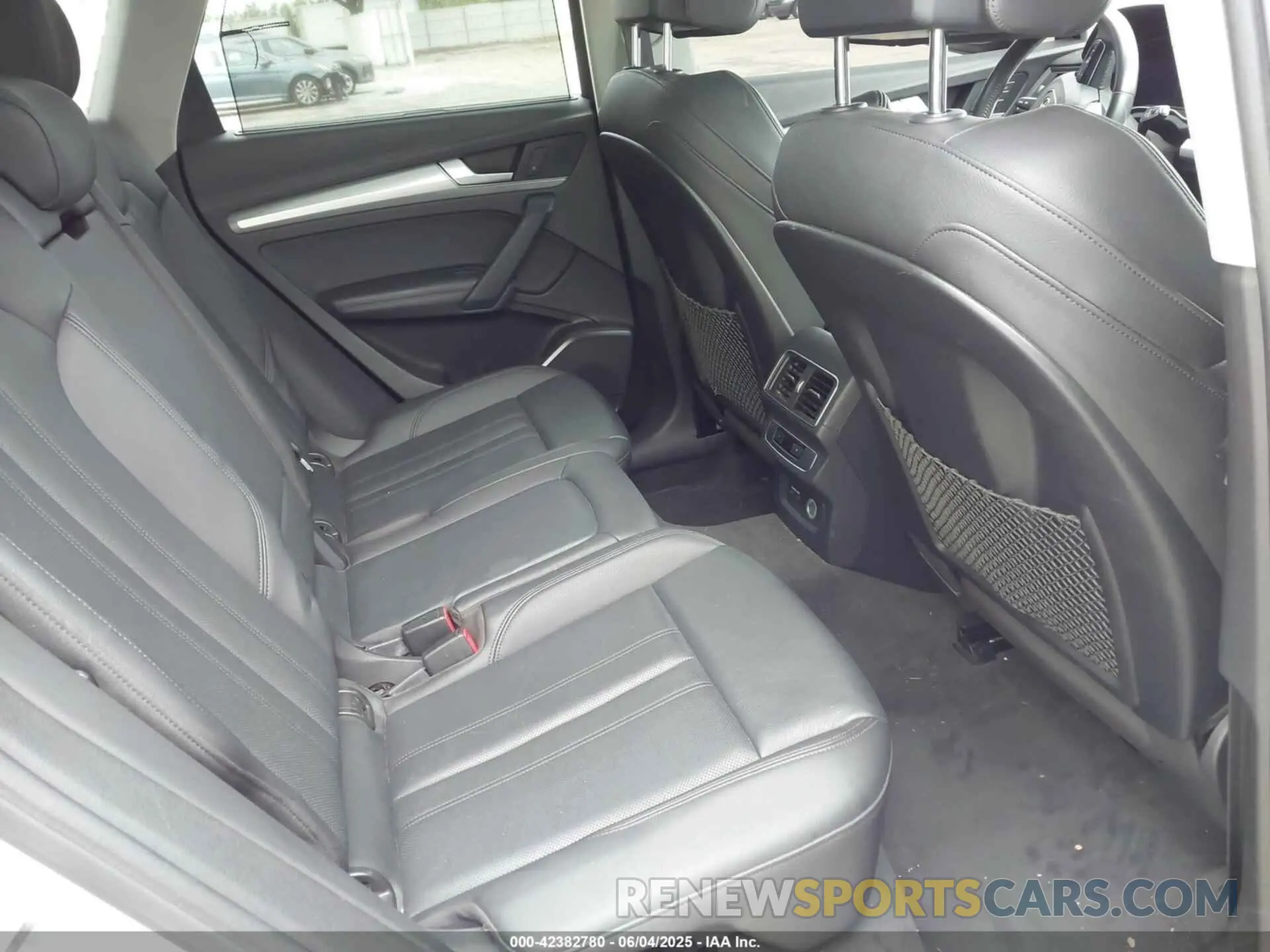 8 Photograph of a damaged car WA1BNAFY1K2021440 AUDI Q5 2019