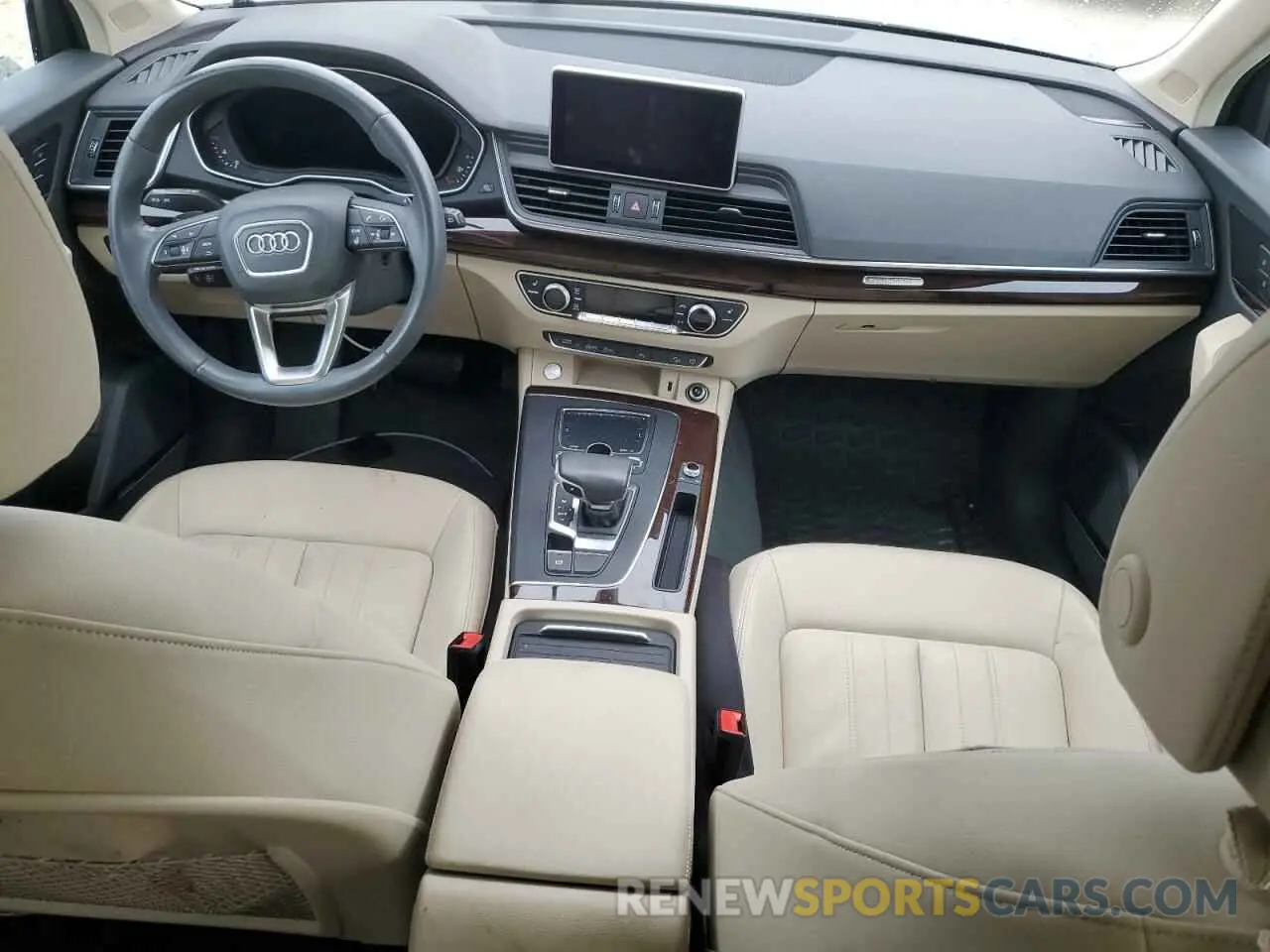 8 Photograph of a damaged car WA1BNAFY1K2024869 AUDI Q5 2019