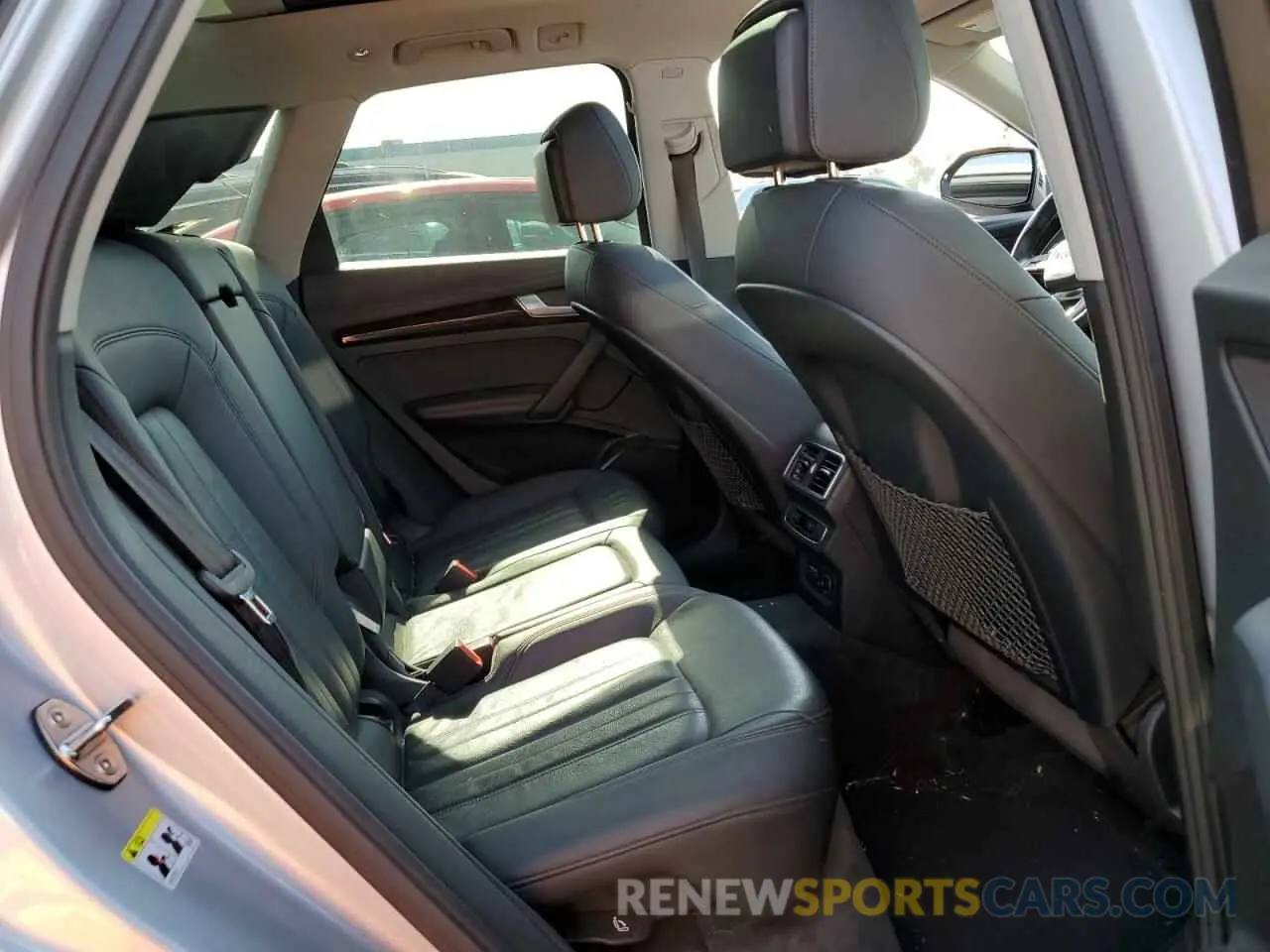 10 Photograph of a damaged car WA1BNAFY1K2027920 AUDI Q5 2019