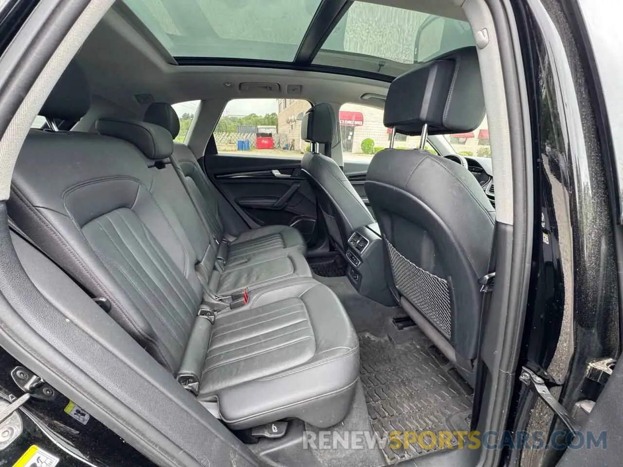 6 Photograph of a damaged car WA1BNAFY1K2044930 AUDI Q5 2019
