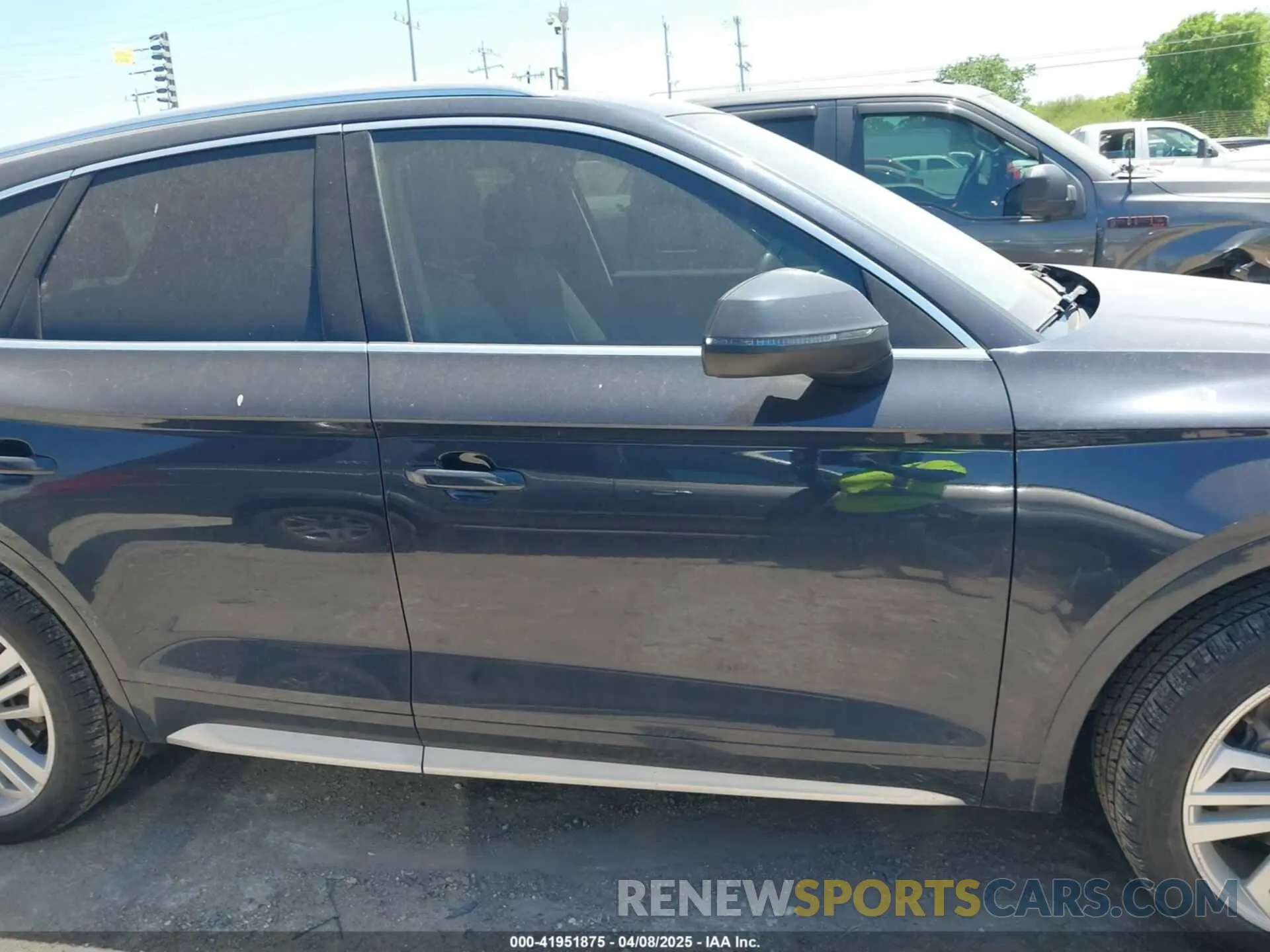 13 Photograph of a damaged car WA1BNAFY1K2052980 AUDI Q5 2019