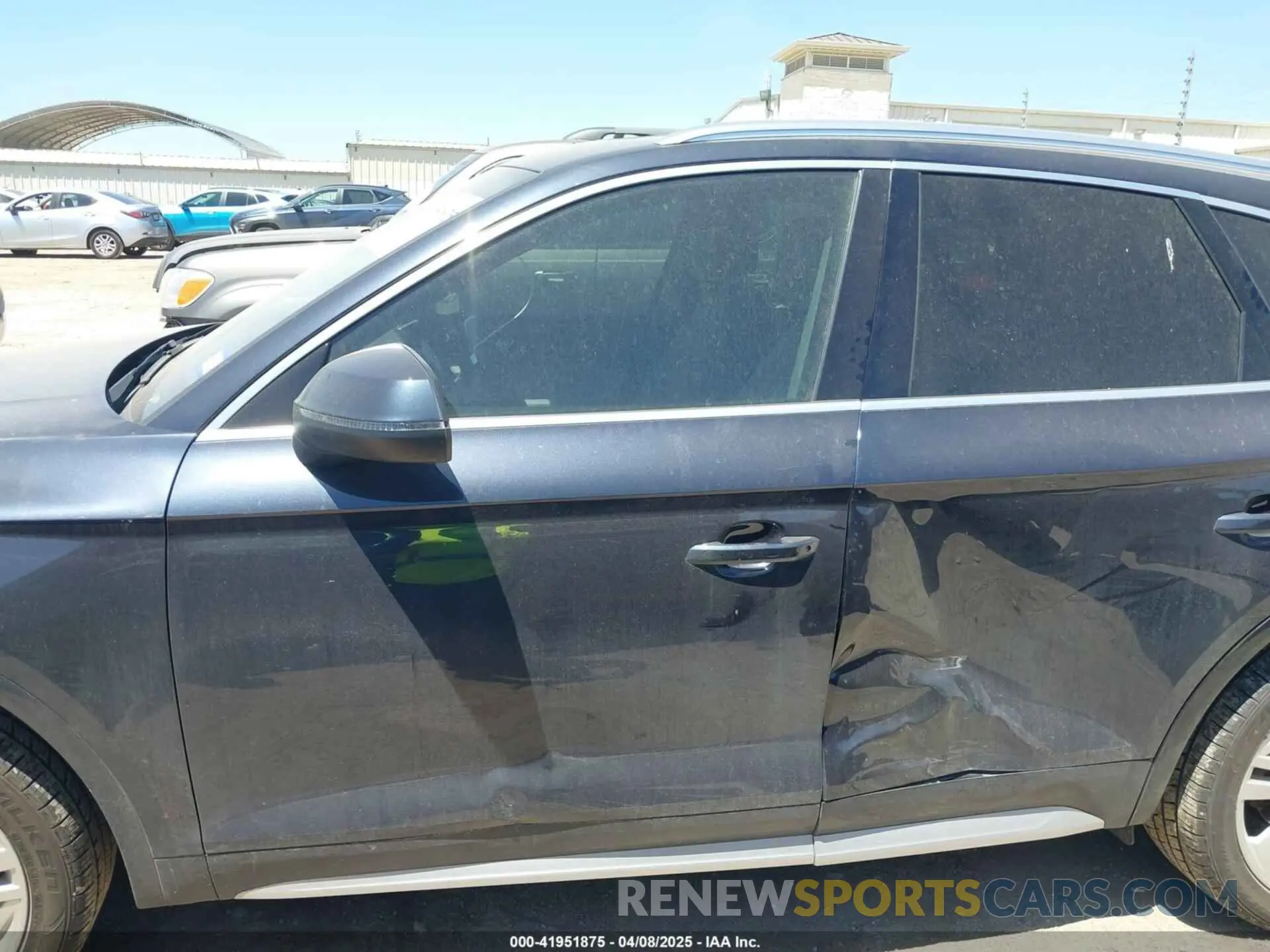 14 Photograph of a damaged car WA1BNAFY1K2052980 AUDI Q5 2019