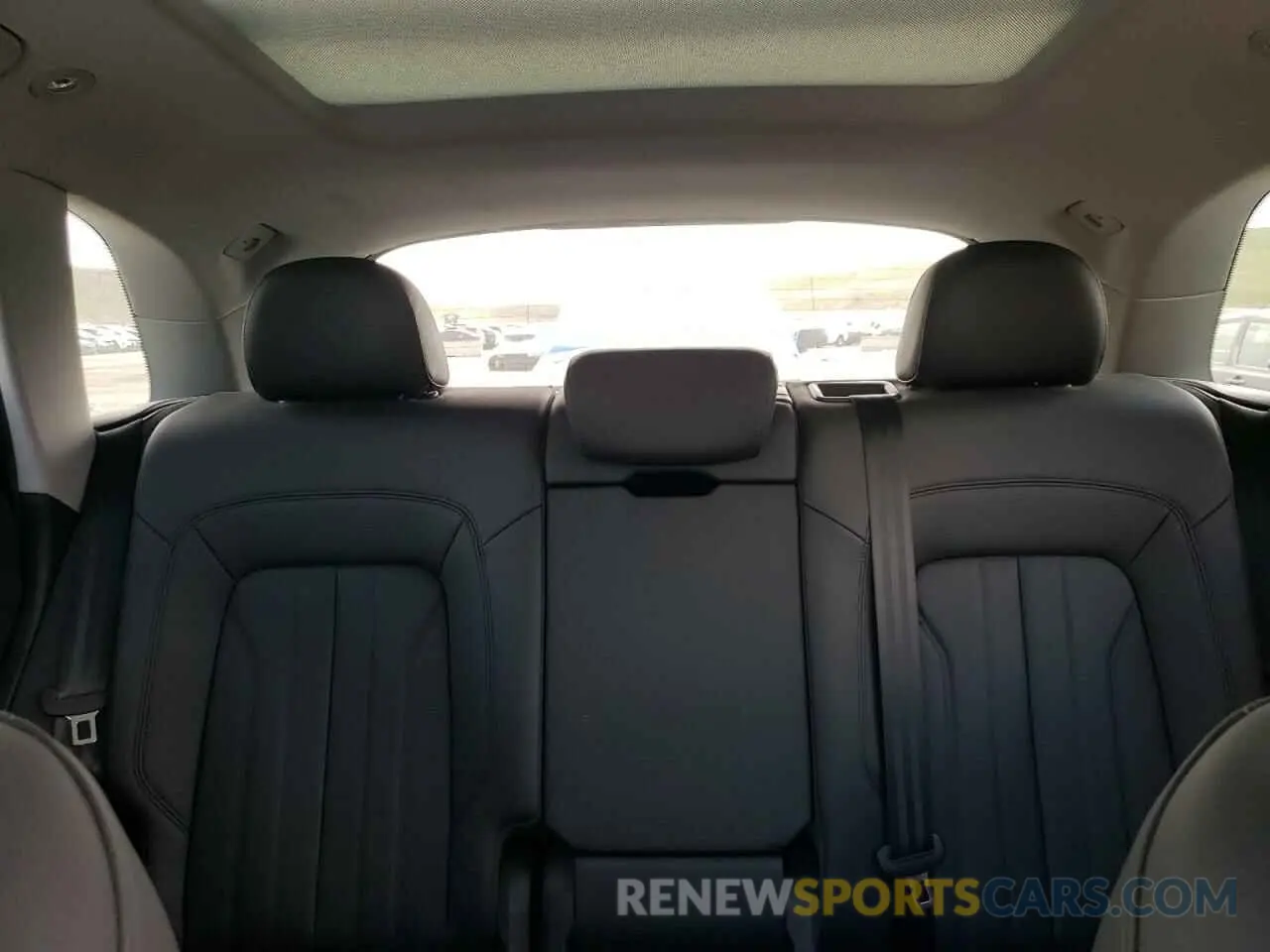 10 Photograph of a damaged car WA1BNAFY1K2066474 AUDI Q5 2019