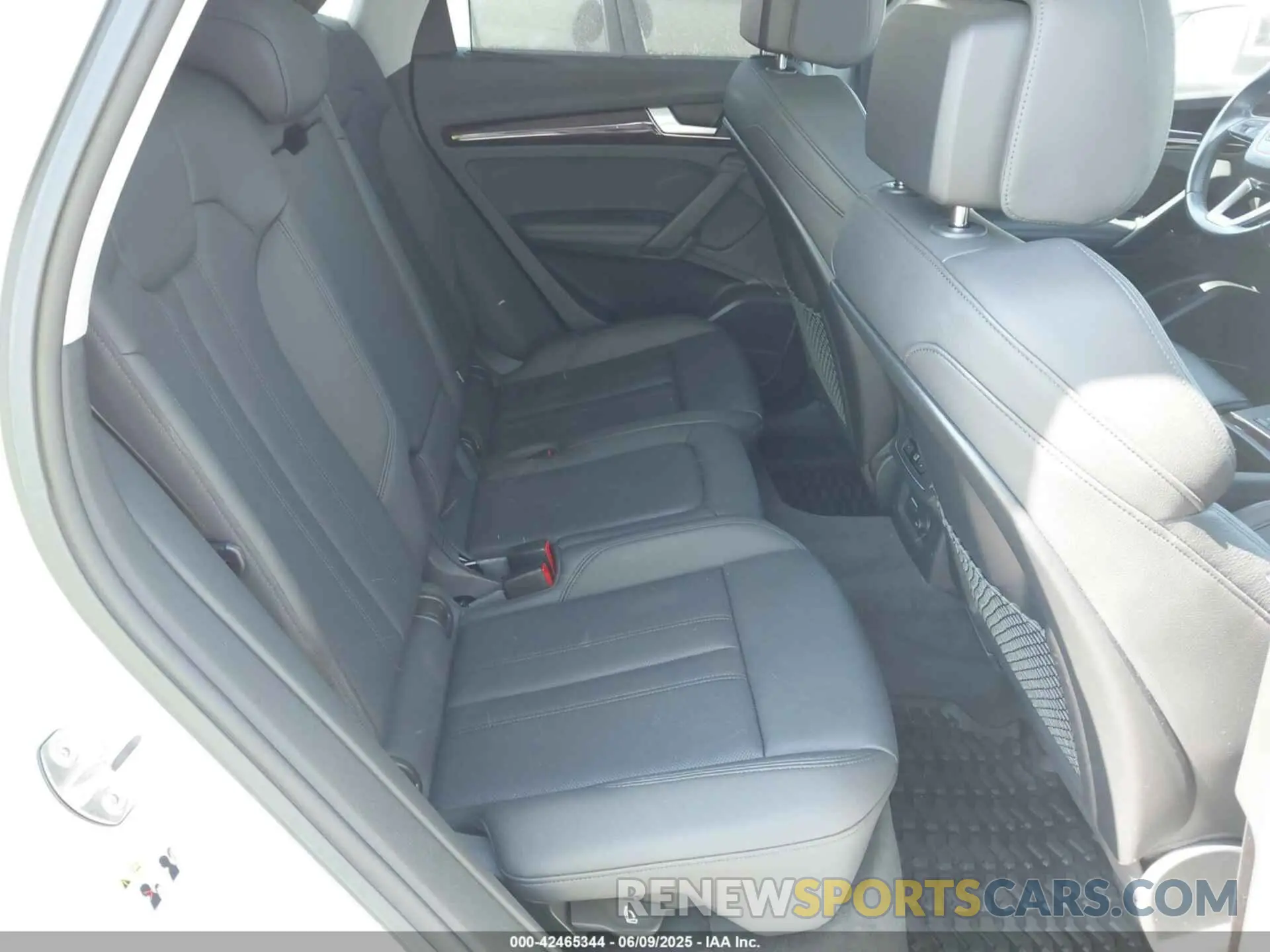 8 Photograph of a damaged car WA1BNAFY1K2139360 AUDI Q5 2019