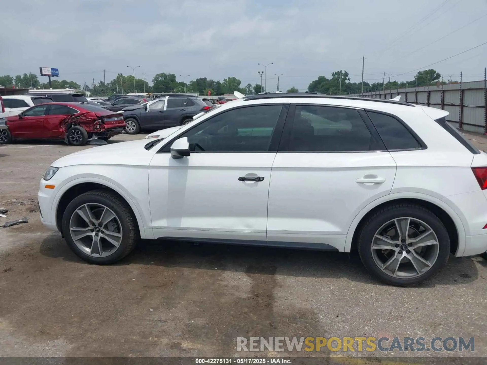 14 Photograph of a damaged car WA1BNAFY2K2030101 AUDI Q5 2019