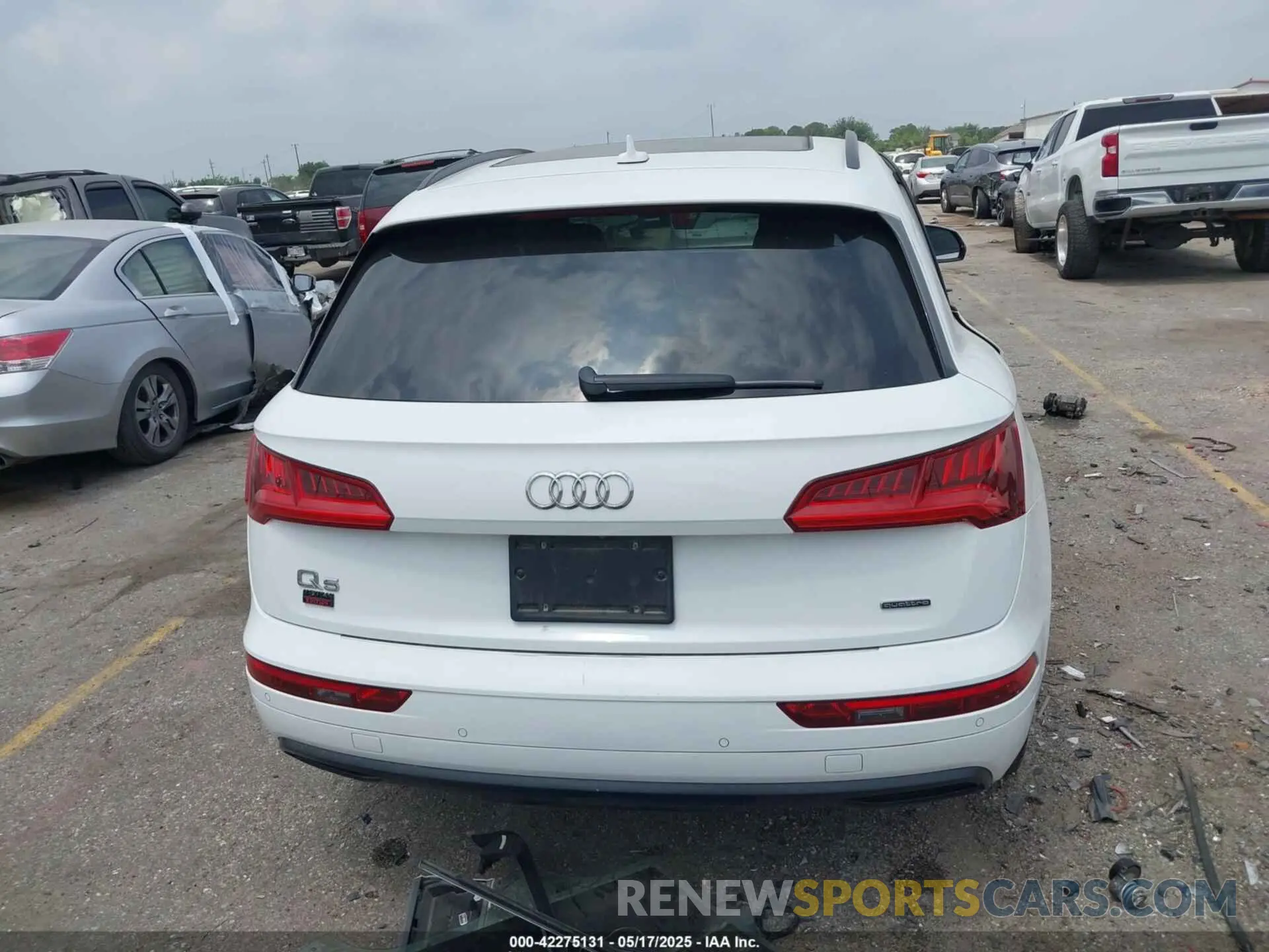 16 Photograph of a damaged car WA1BNAFY2K2030101 AUDI Q5 2019