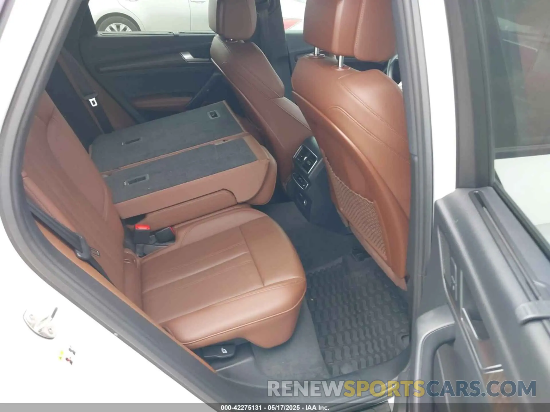 8 Photograph of a damaged car WA1BNAFY2K2030101 AUDI Q5 2019