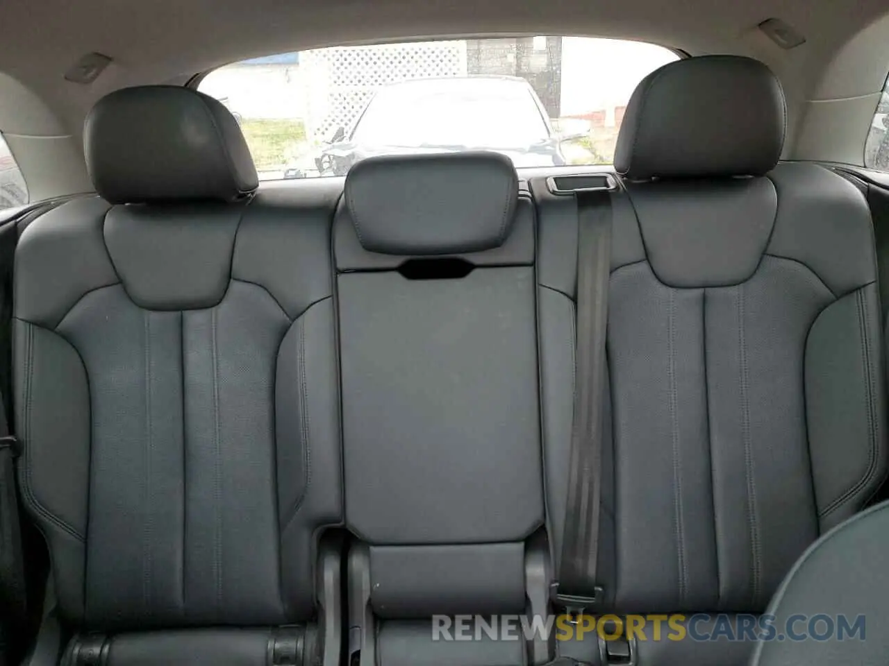 10 Photograph of a damaged car WA1BNAFY2K2036755 AUDI Q5 2019