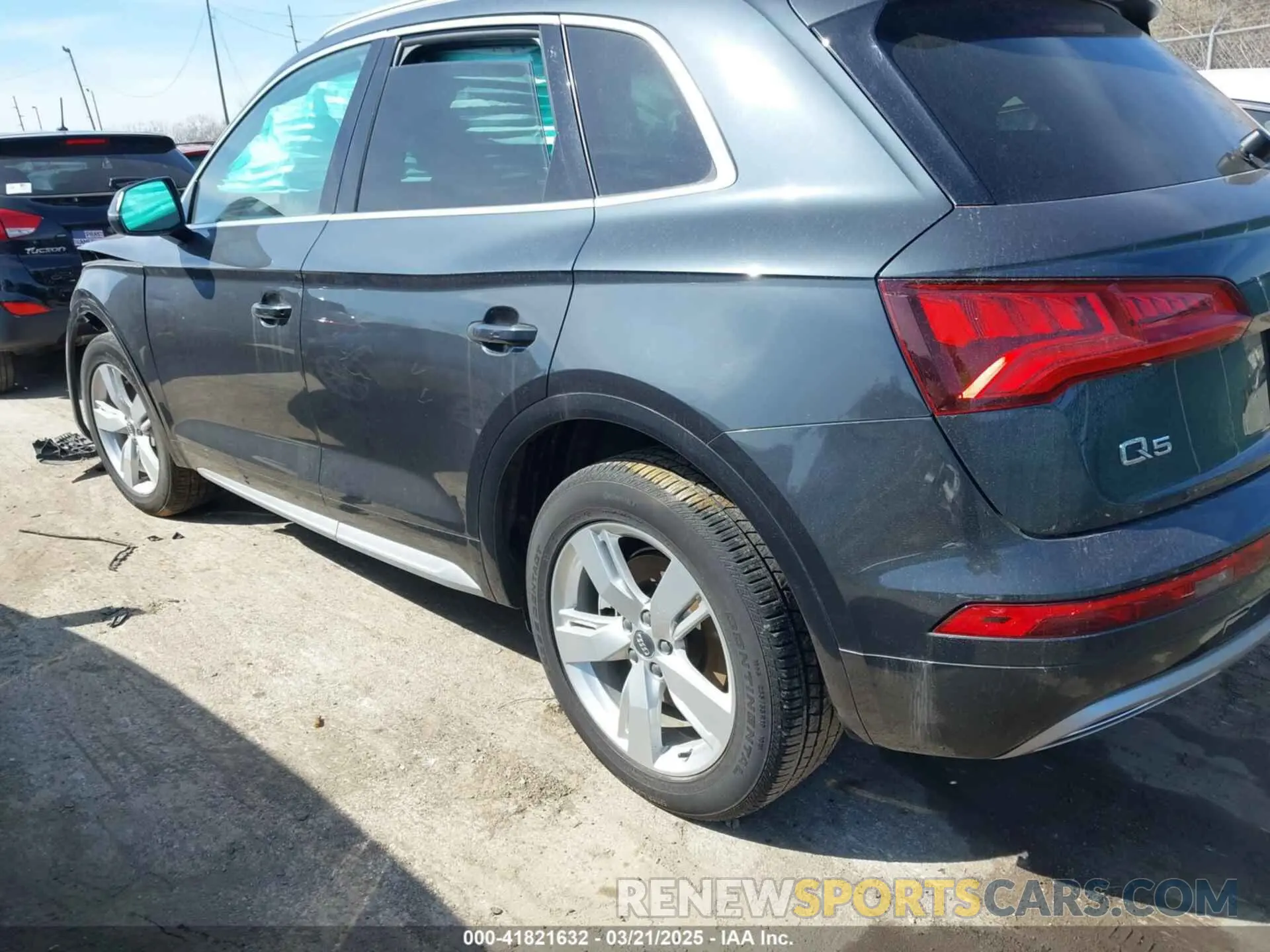 14 Photograph of a damaged car WA1BNAFY2K2047934 AUDI Q5 2019