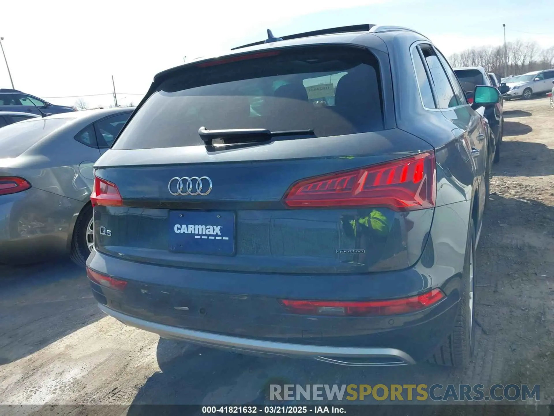 16 Photograph of a damaged car WA1BNAFY2K2047934 AUDI Q5 2019